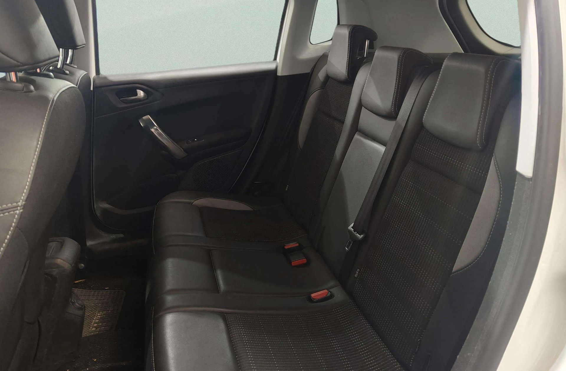 Peugeot 2008 PureTech 110 Allure - foto 11