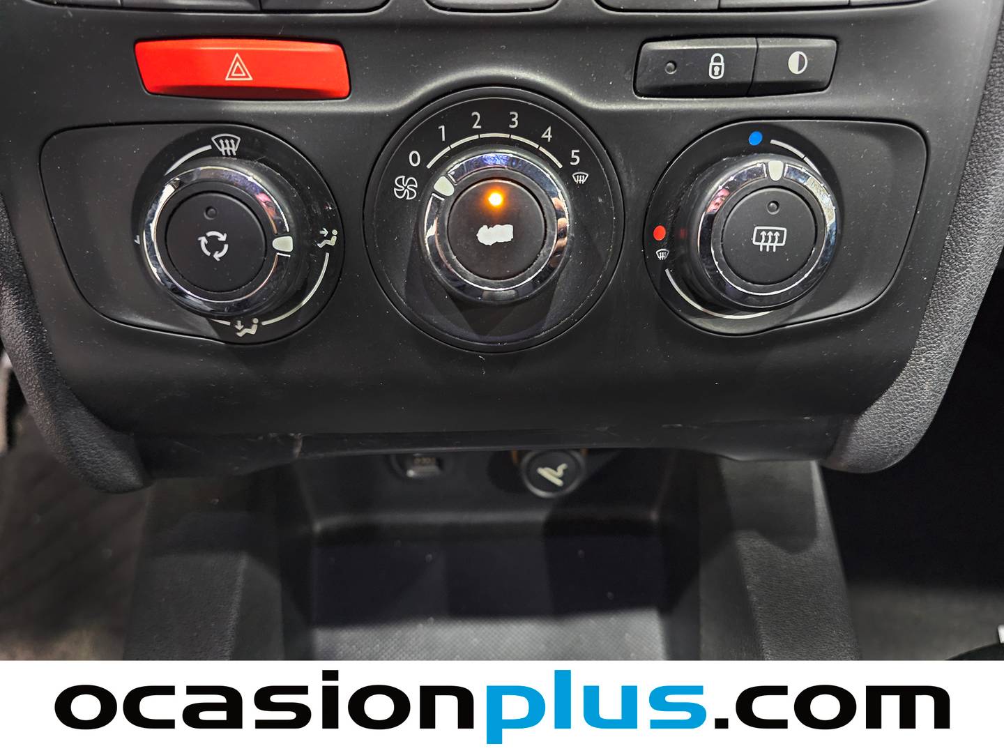 Extras y acabados del Citroën C4 Citroën C4 BlueHDi 100 Live Edition (99 CV)