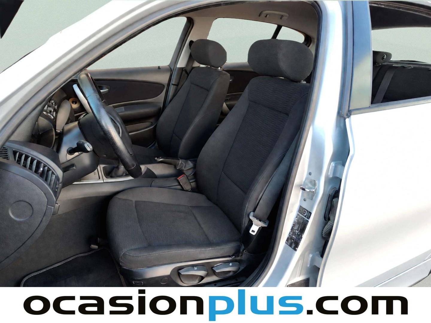 Foto asientos delanteros BMW Serie 1 BMW Serie 1 118d (143 CV)