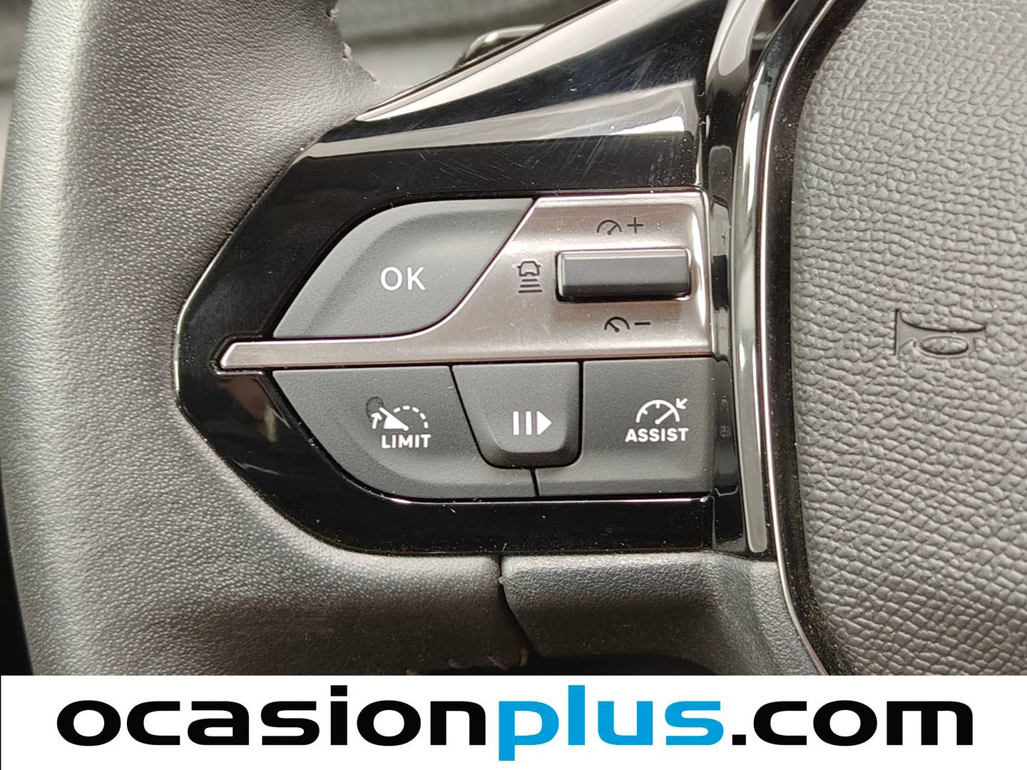 Peugeot 408 Peugeot 408 Allure Hybrid eDCS6 (136 CV) de ocasión