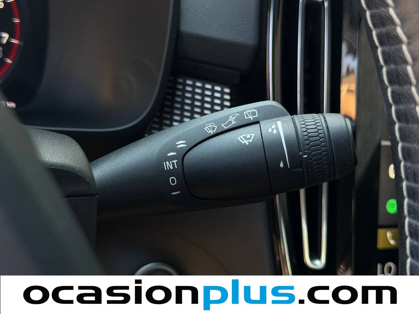 Volvo XC40 Volvo XC40 T3 R-Design Auto (163 CV) al mejor precio
