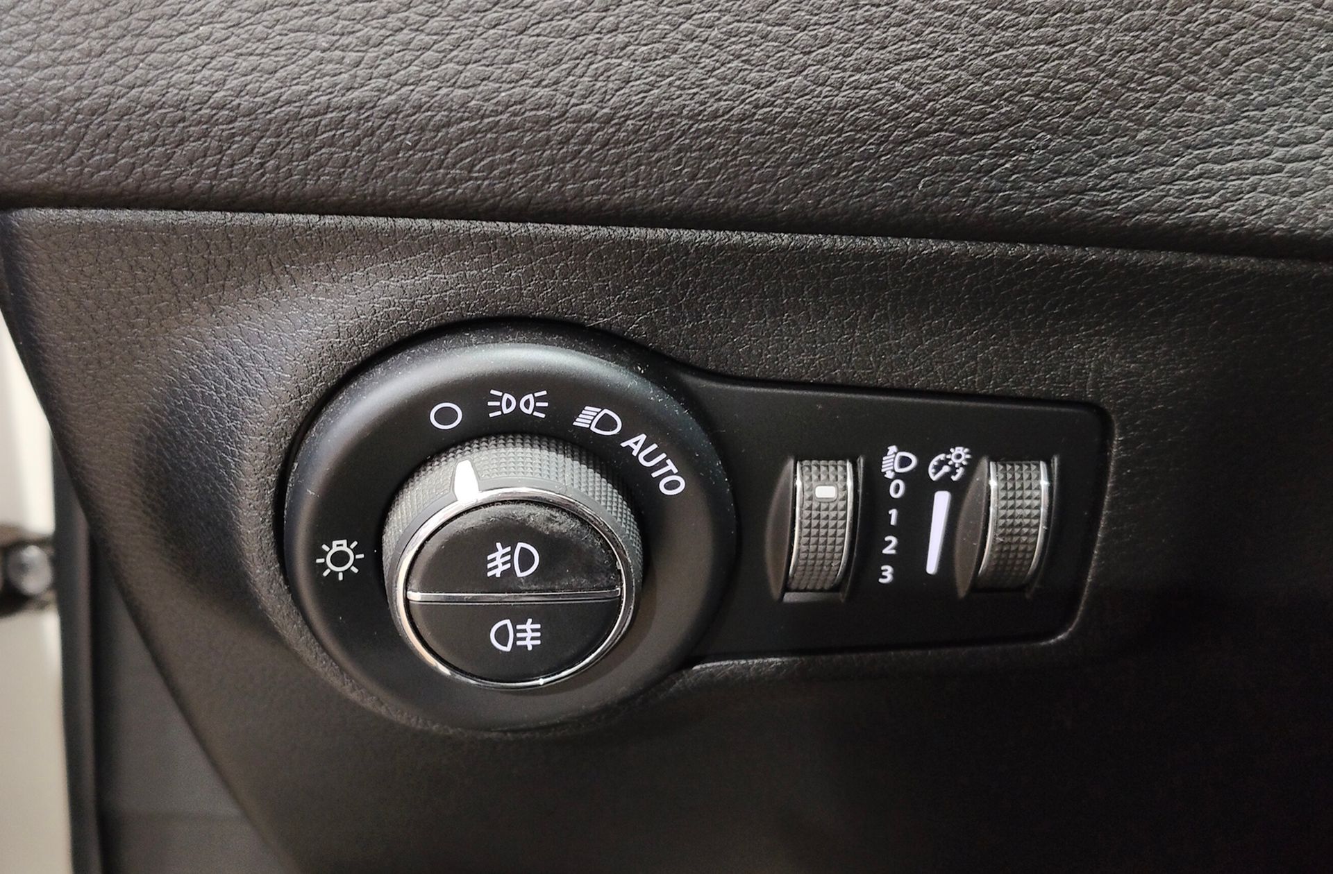 Jeep Compass 2.0 MultiJet Longitude 4x4 AD - foto 36
