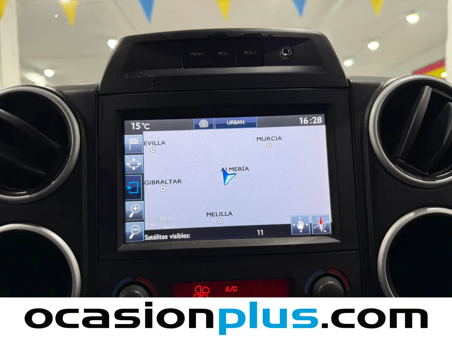 Foto Peugeot Partner Peugeot Partner Tepee BlueHDi 100 Outdoor (100 CV)