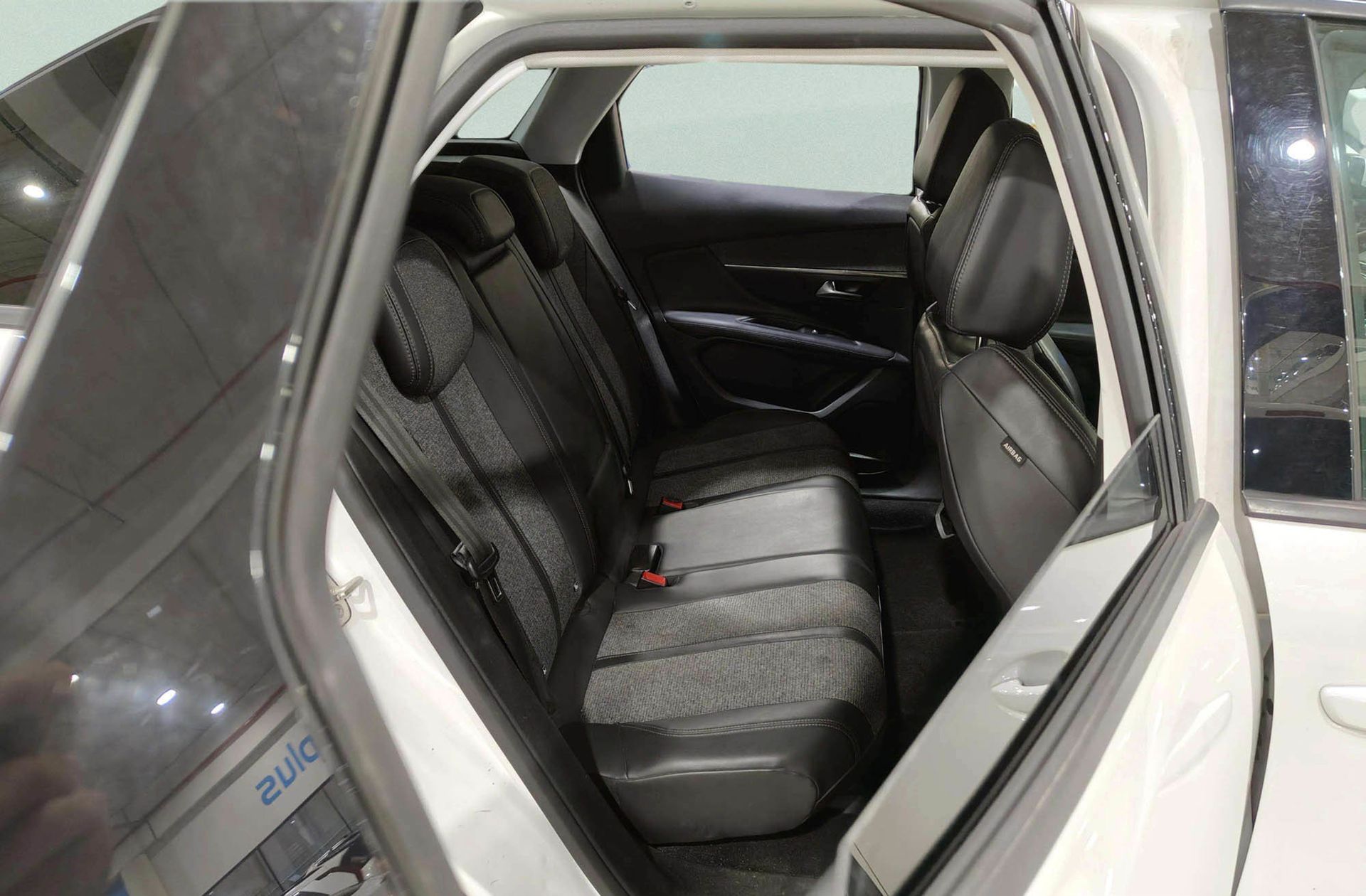 Peugeot 3008 BlueHDi 130 Allure - foto 19