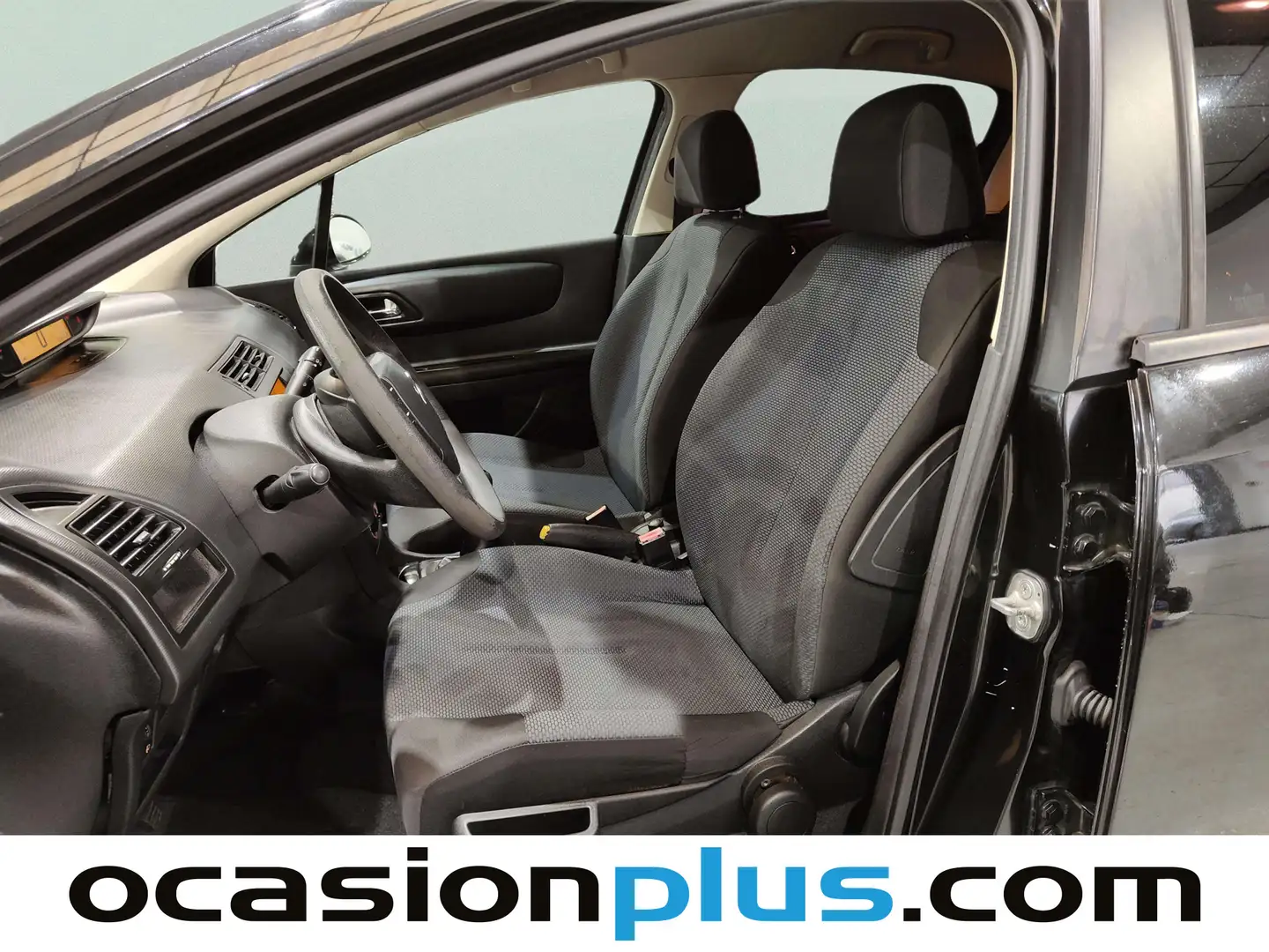 Foto Citroën C4 Citroen C4 1.4i 16v LX (90 CV)