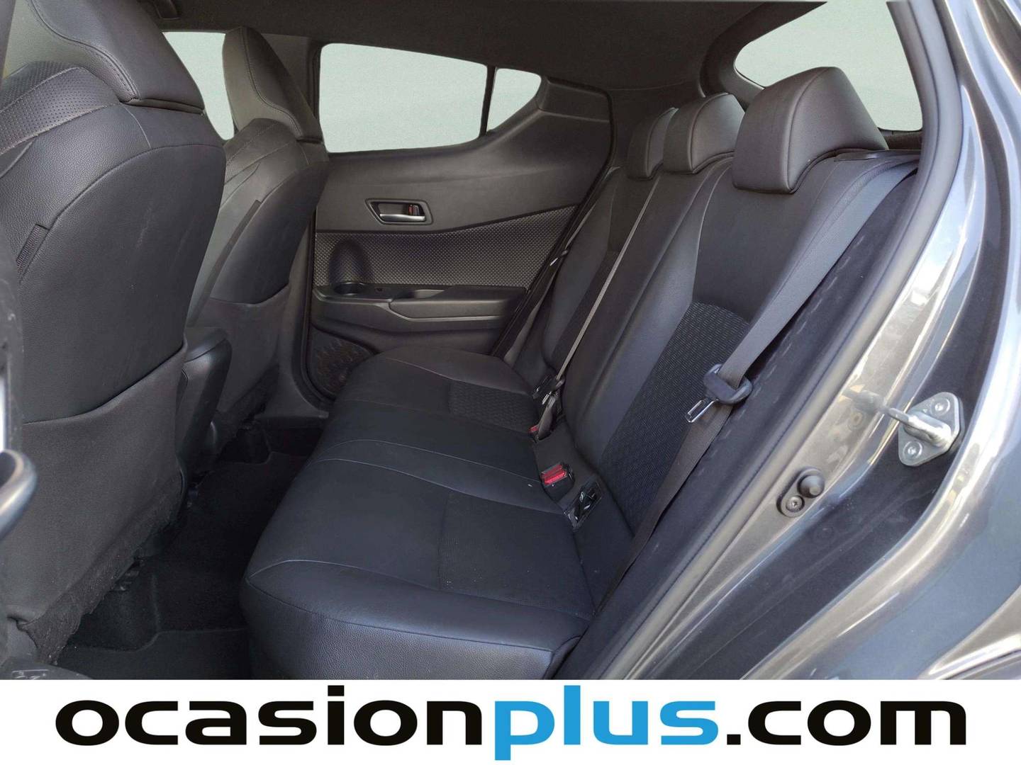 Foto asientos traseros Toyota C-HR Toyota C-HR 180H Advance (184 CV)