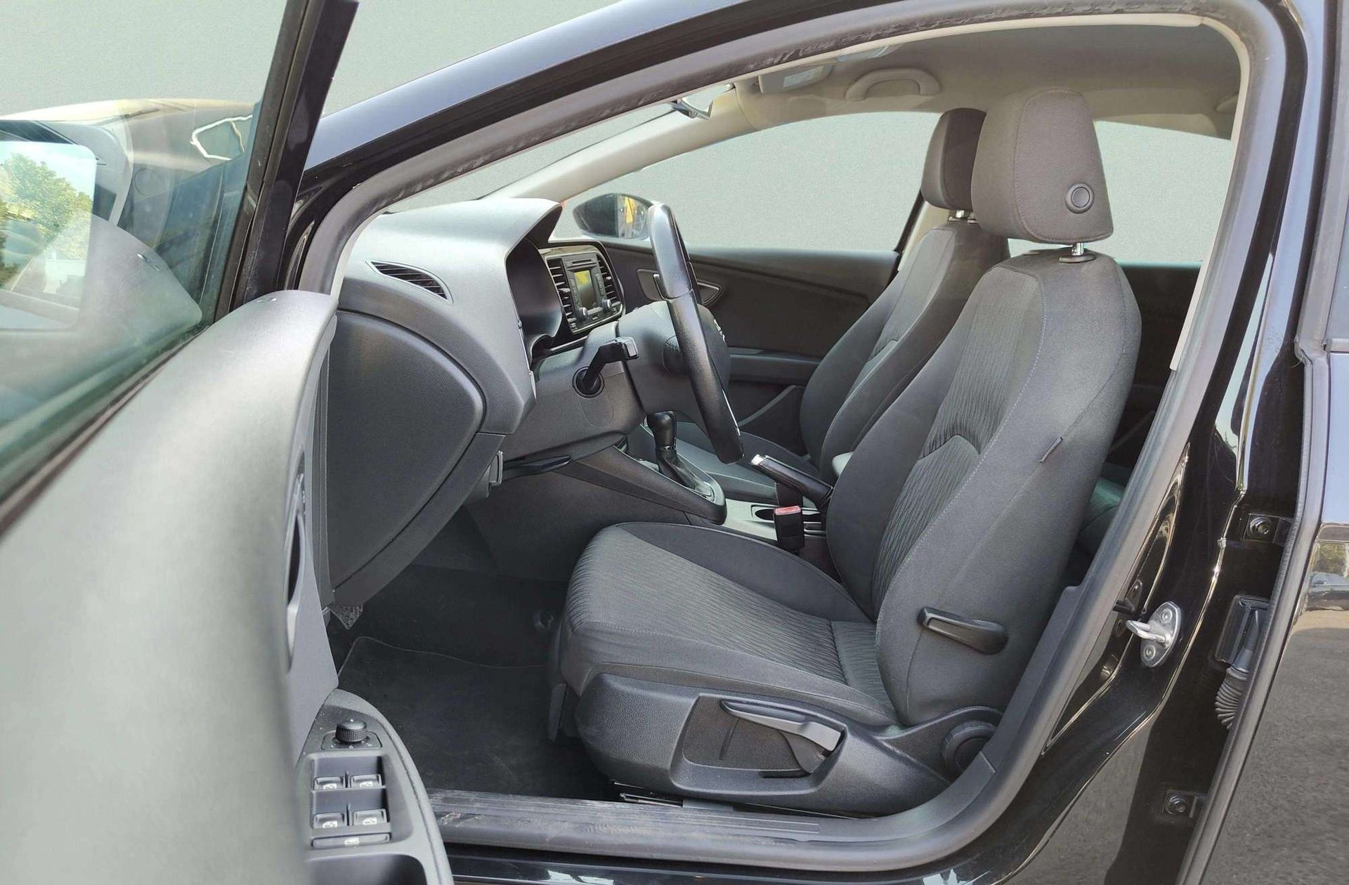SEAT León 1.6 TDI CR Style DSG - foto 8