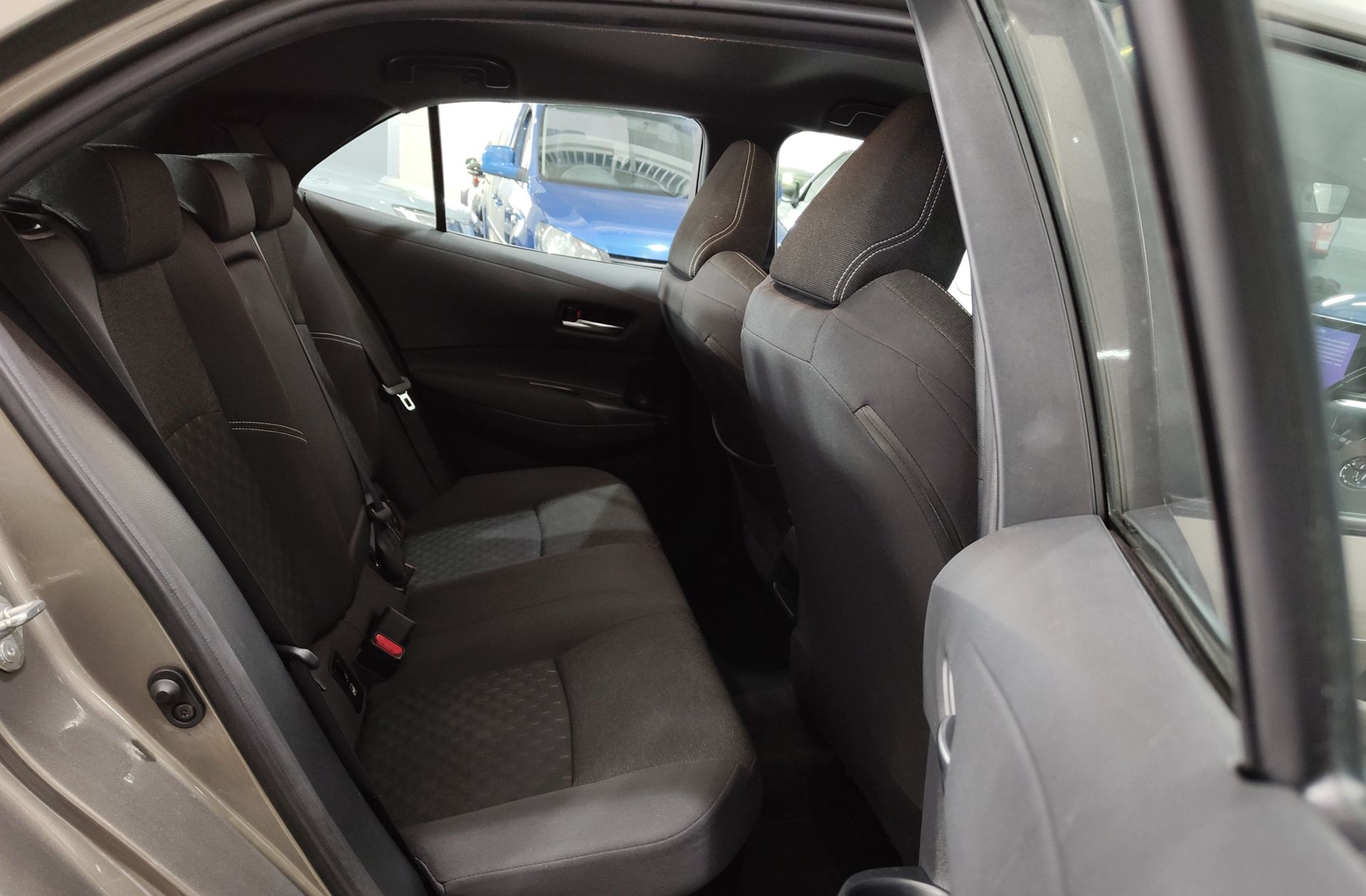 Toyota Corolla 140H Active Plus - foto 16