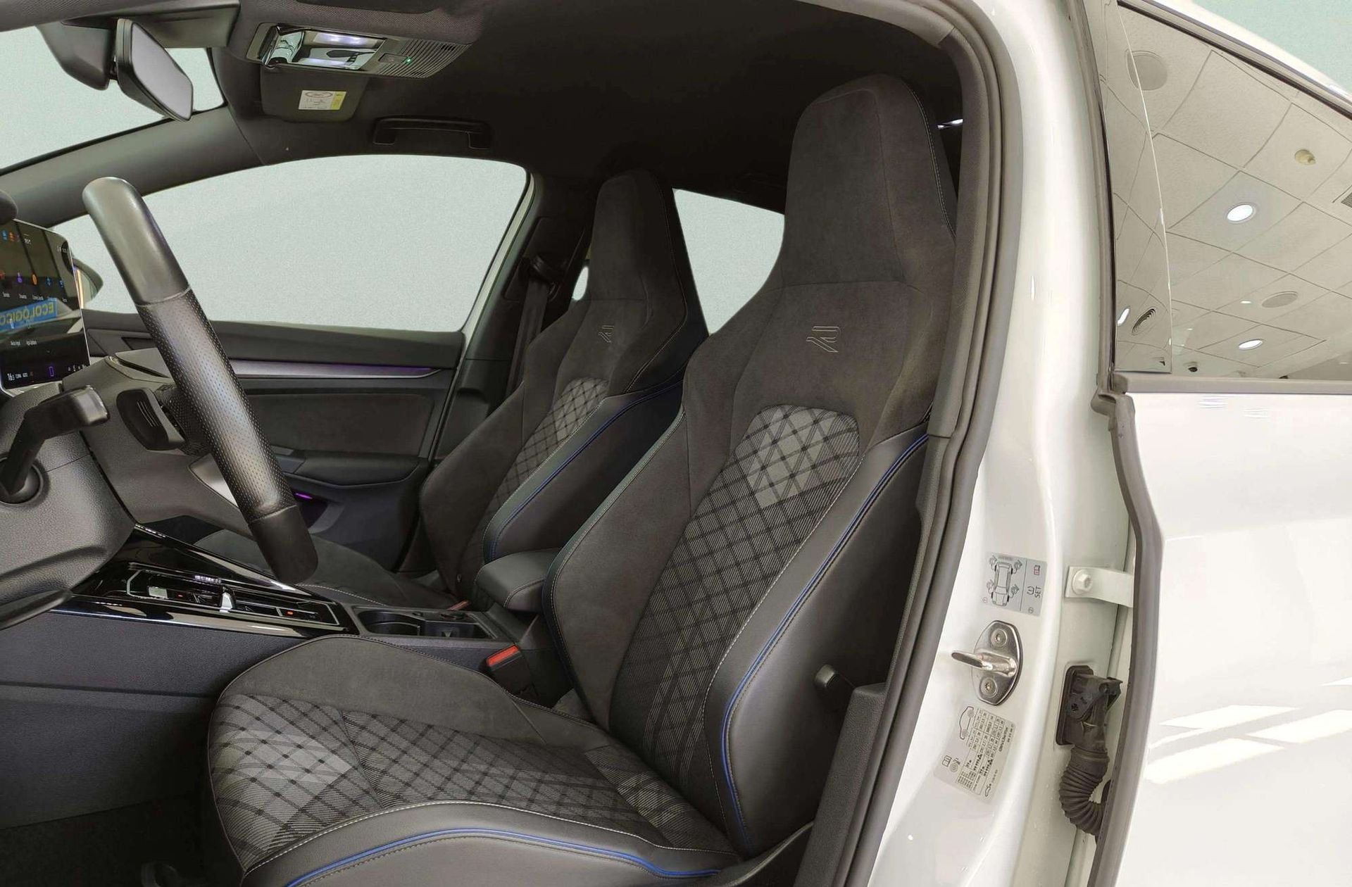 Volkswagen Golf R-Line 2.0 TDI DSG - foto 13