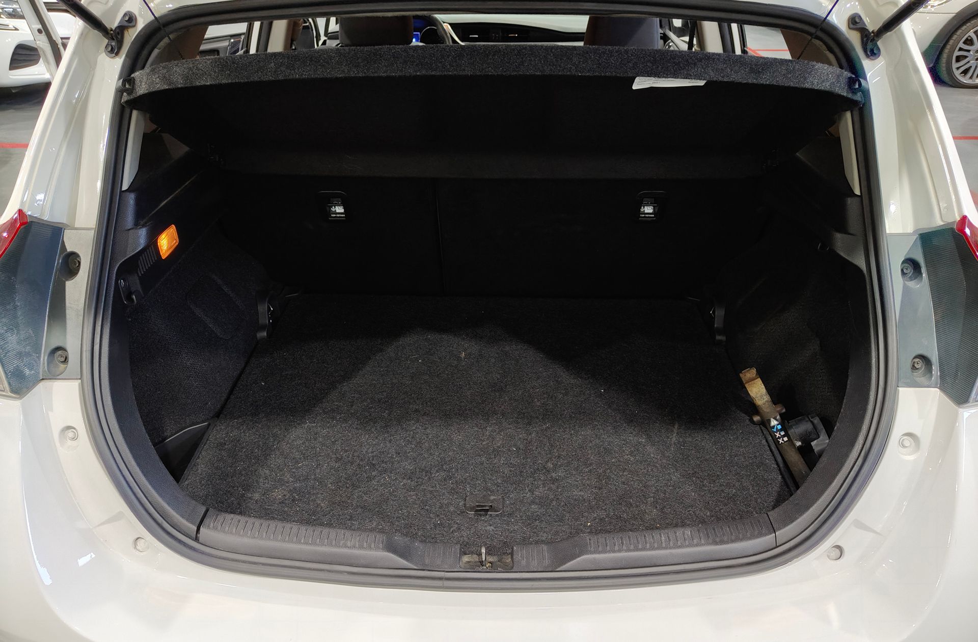Toyota Auris 1.4 90 D Active - foto 13