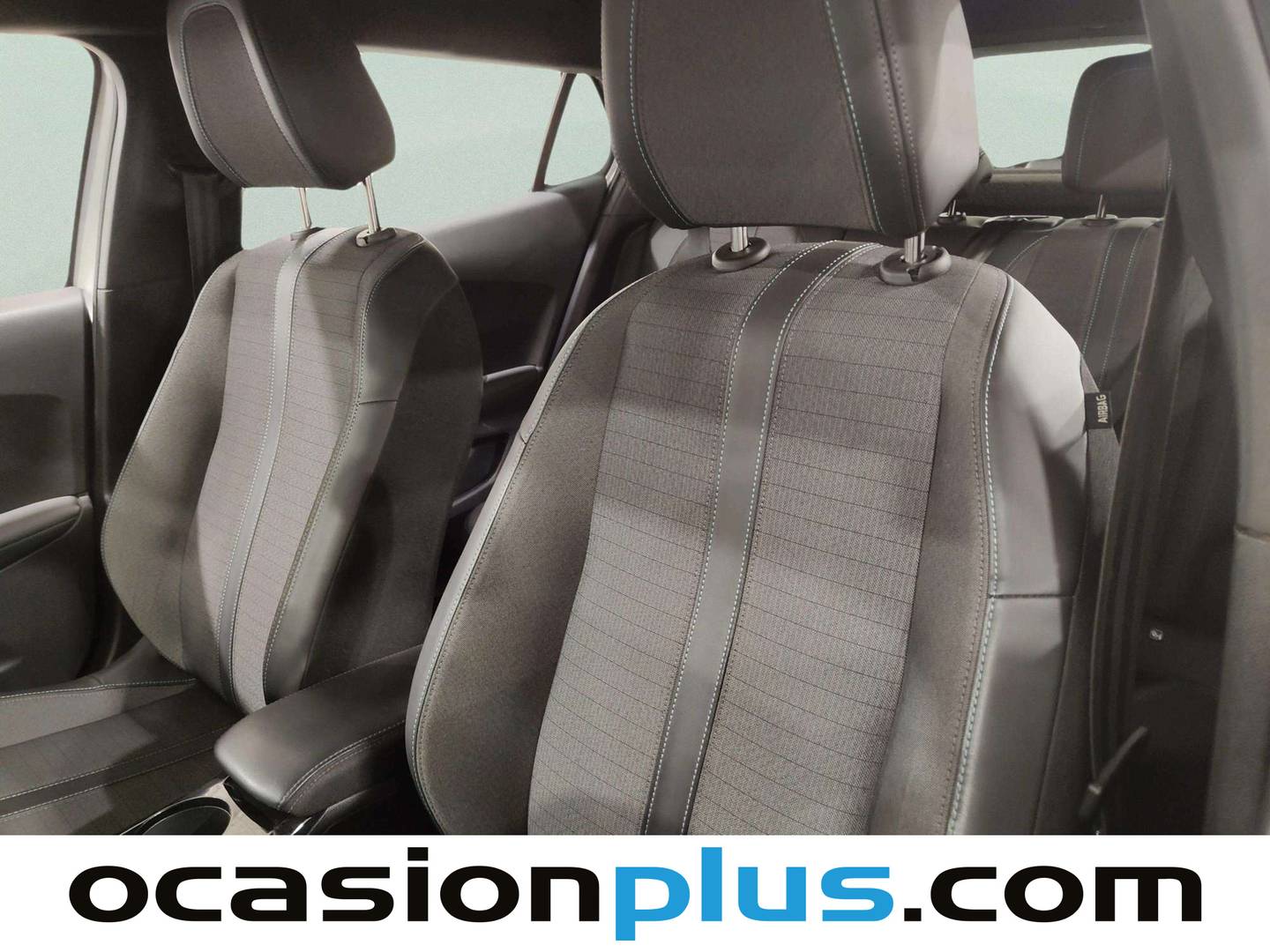 Extras y acabados del Peugeot 2008 Peugeot 2008 PureTech 130 S&S Allure Pack EAT8  (130 CV)