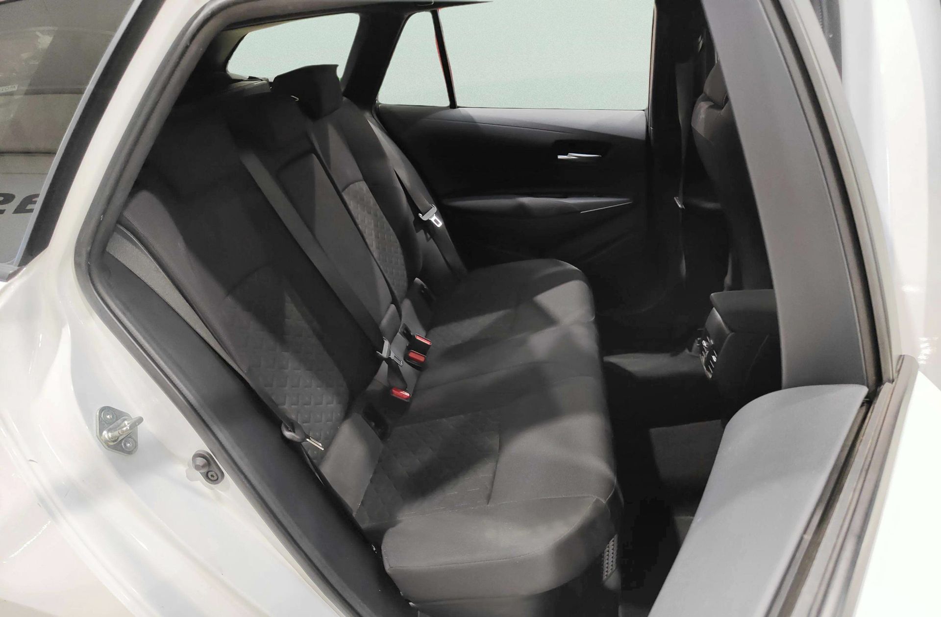 Suzuki Swace 1.8 Hybrid GLE - foto 19