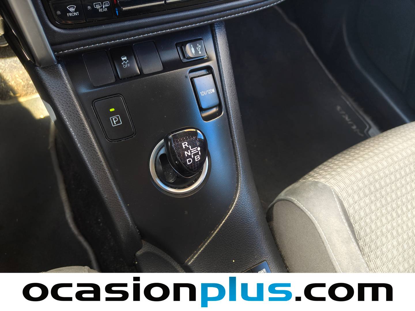 Toyota Auris Toyota Auris 140H Hybrid Touring Sports Feel! (136 CV) de segunda mano