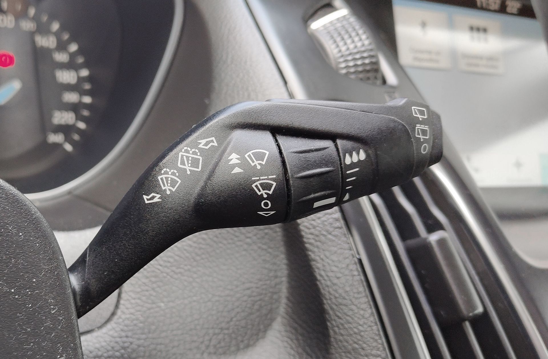 Ford Focus 1.0 EcoBoost Trend+ - foto 30