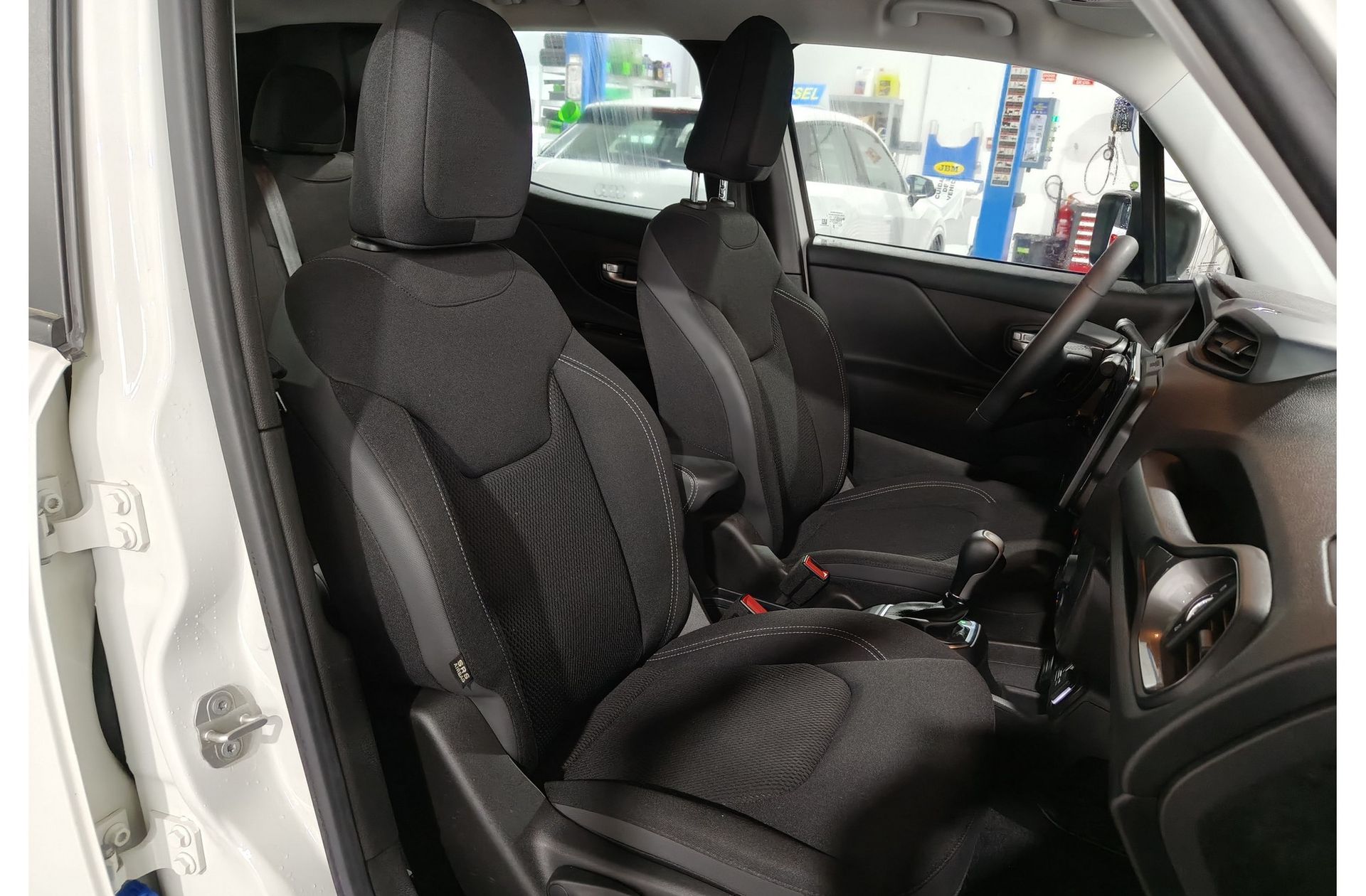 Jeep Renegade eHybrid 1.5 Limited ATX - foto 22