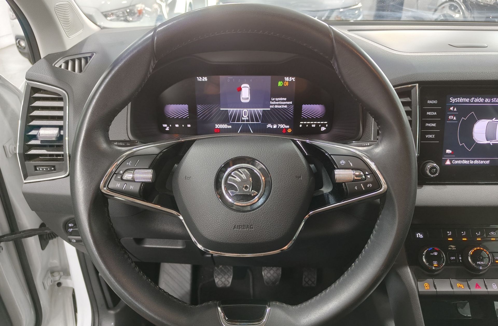 Škoda Karoq 2.0 TDI Selection - foto 23