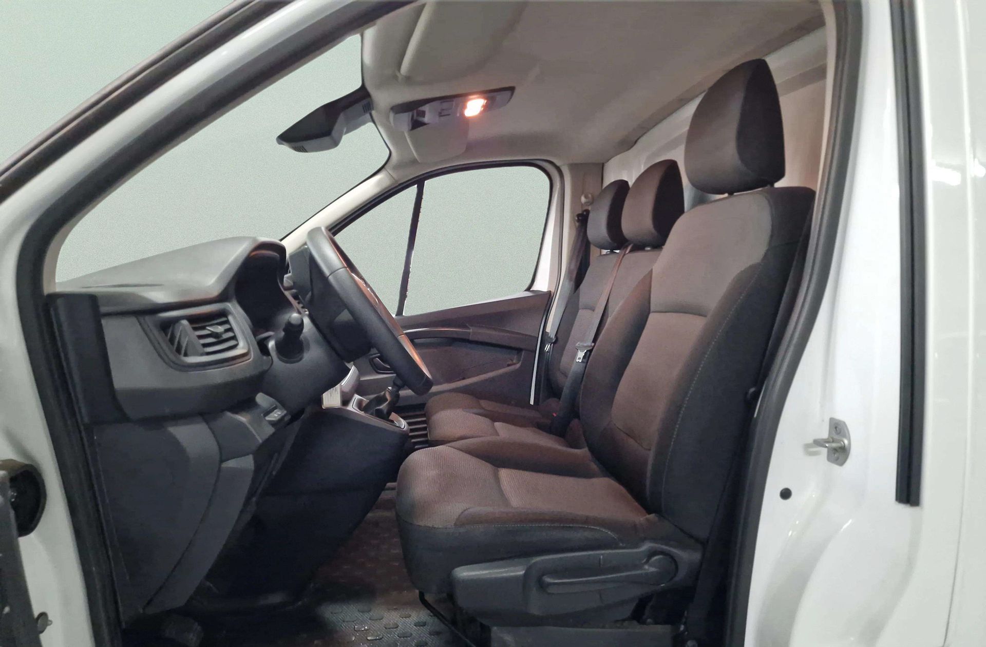 Renault Trafic Furgon Furgon L1H1 Blue dCi 3 plazas - foto 10