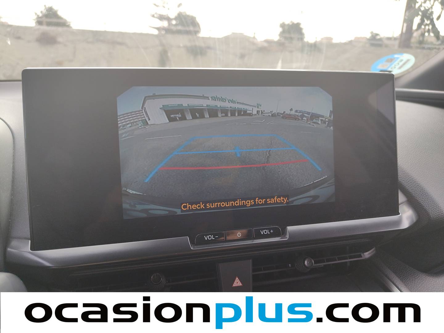 Equipamiento del Toyota C-HR Toyota C-HR 140H Advance (140 CV)