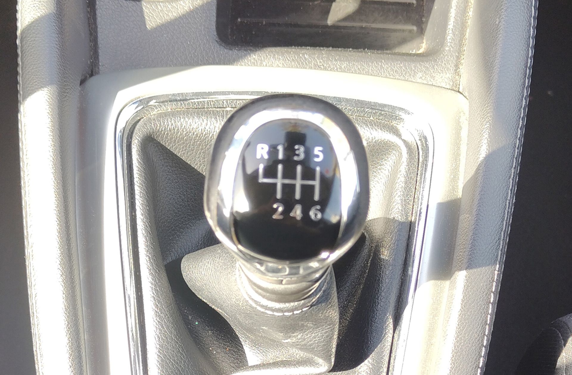 Nissan Qashqai 1.5 dCi N-Connecta 4x2 - foto 5