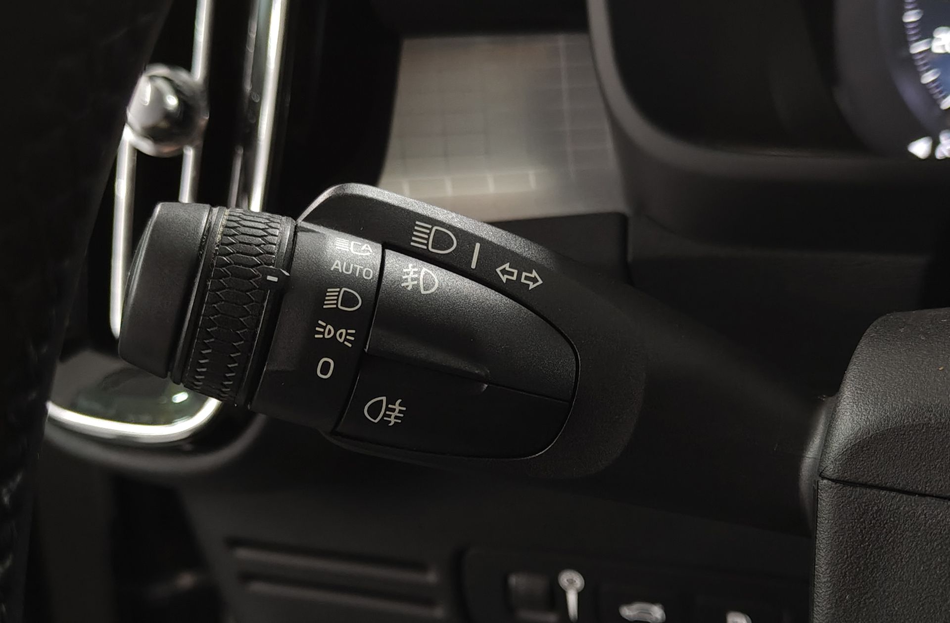 Volvo XC40 T5 Recharge PHEV Plus Dark - foto 30