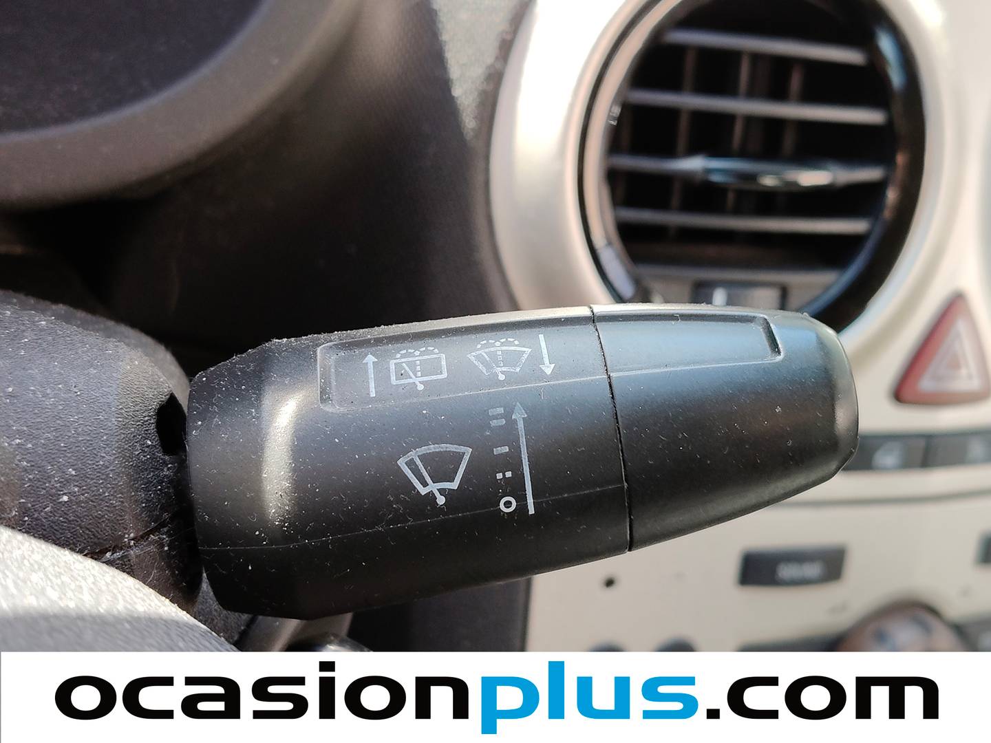 Equipamiento del Opel Corsa Opel Corsa 1.2 Essentia (85 CV)