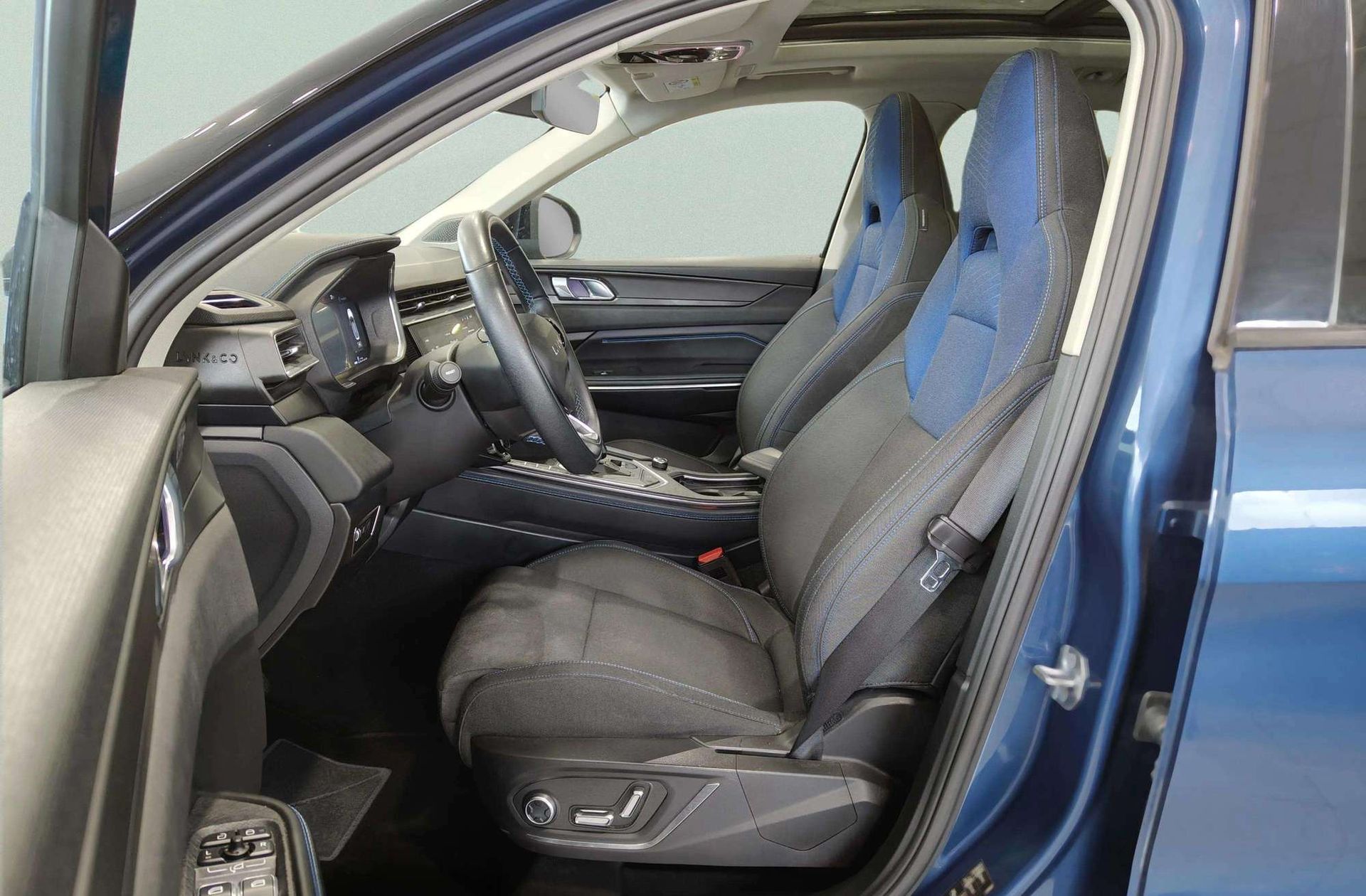 Lynk & Co 01 1.5 PHEV - foto 15