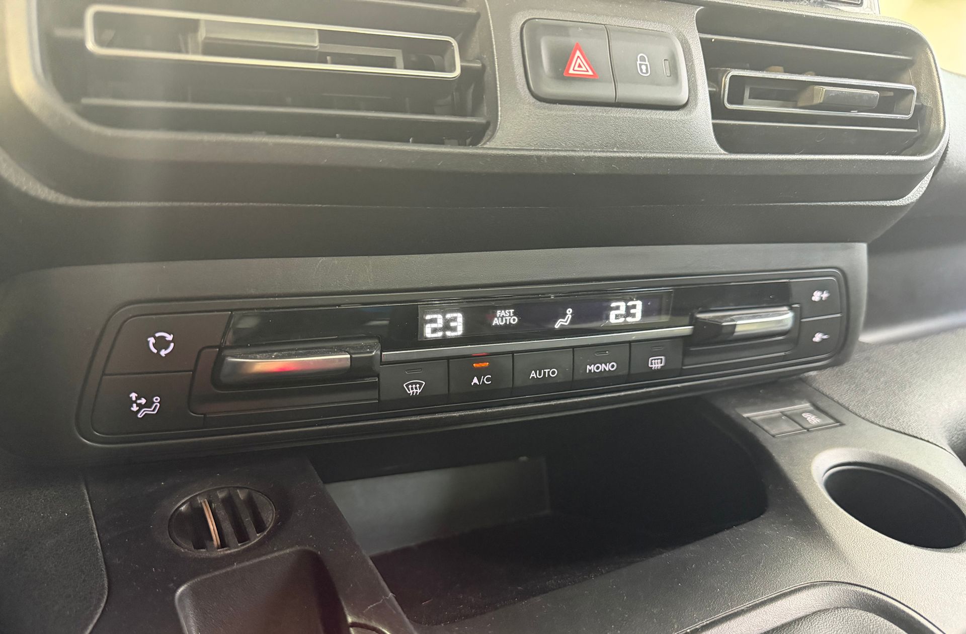 Citroën Berlingo BlueHDi 100 Talla M Shine - foto 33