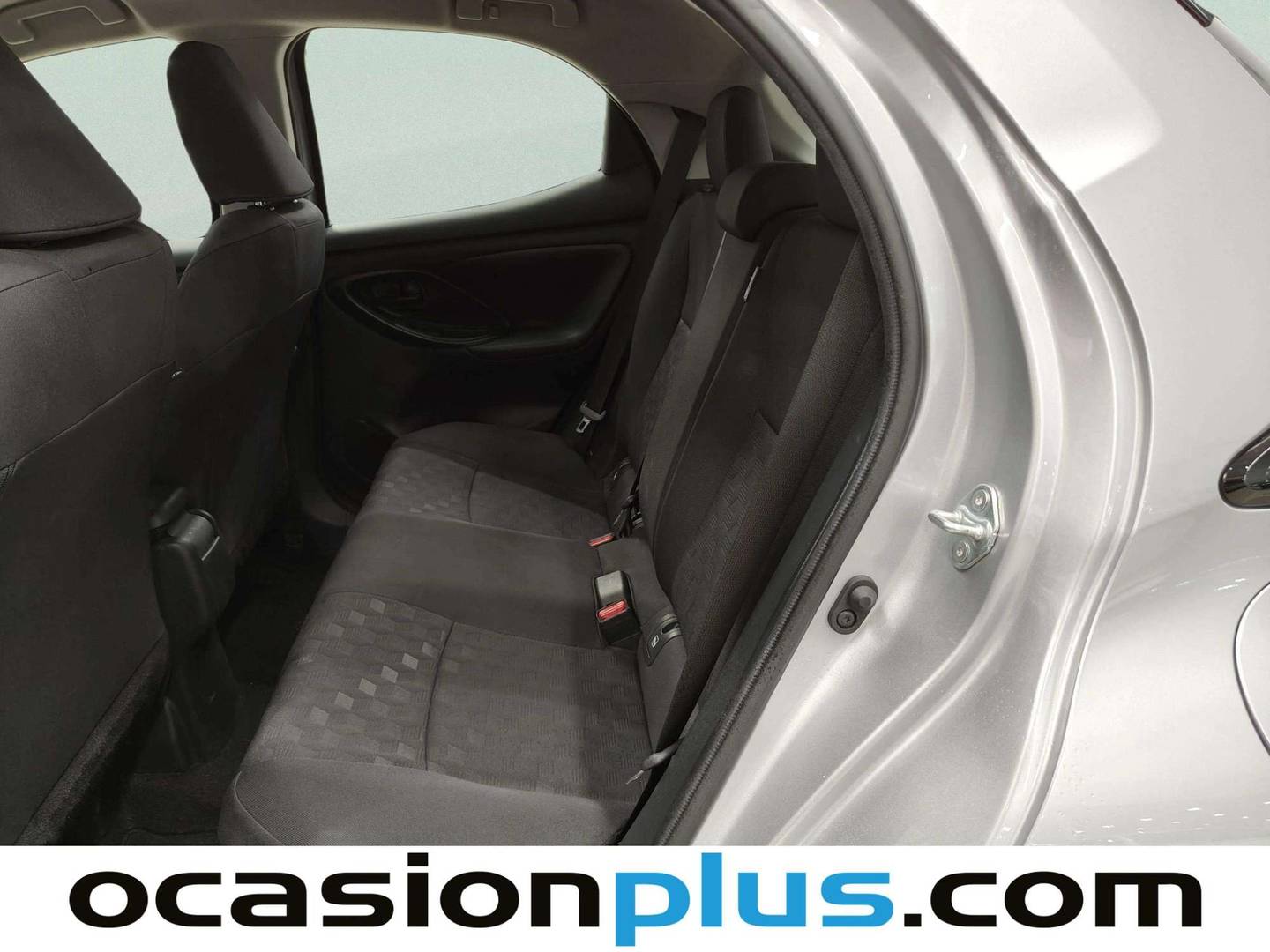 Foto asientos delanteros Toyota Yaris Toyota Yaris 120H Active Plus (116 CV)