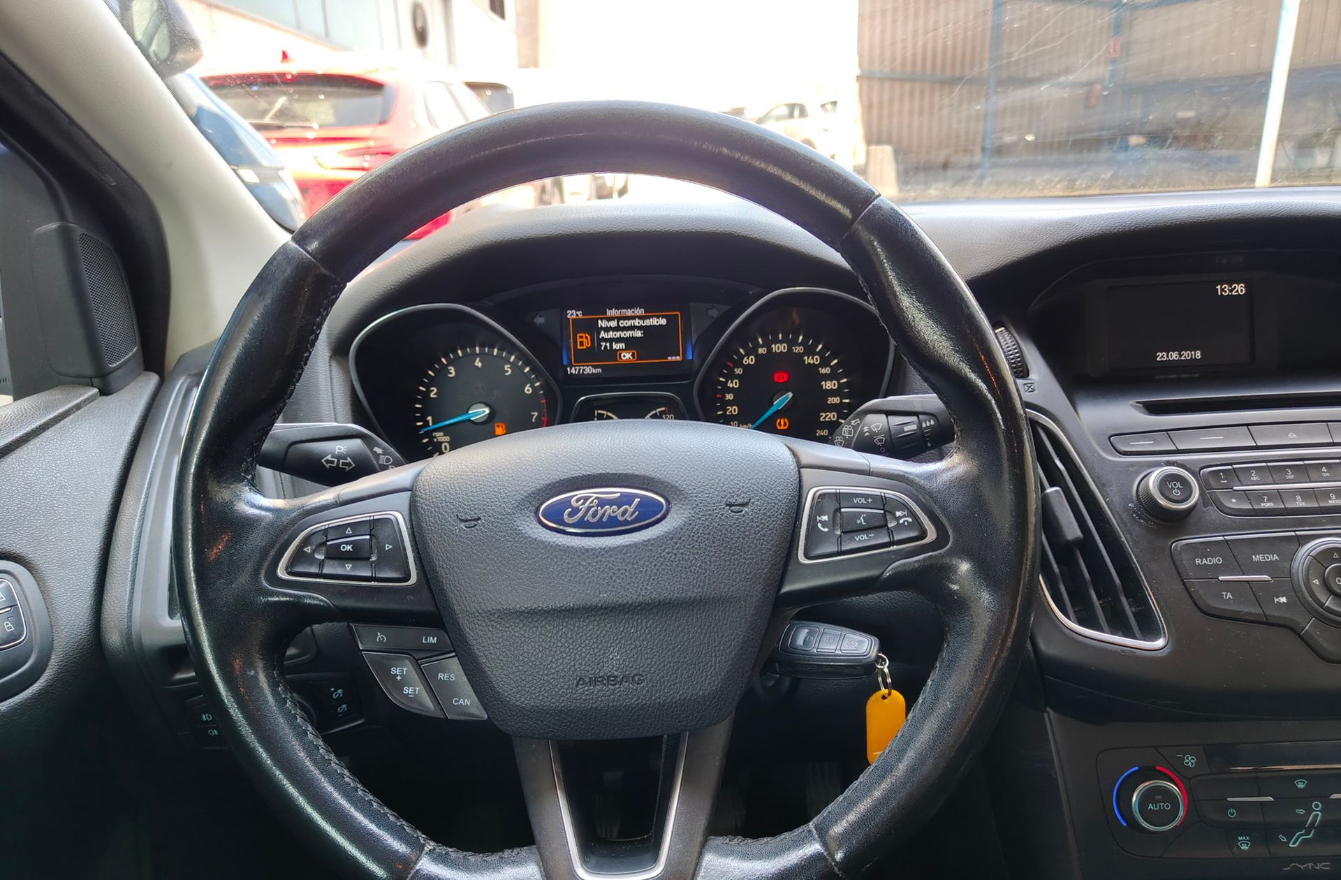 Ford Focus SportBreak 1.0 EcoBoost Business - foto 25