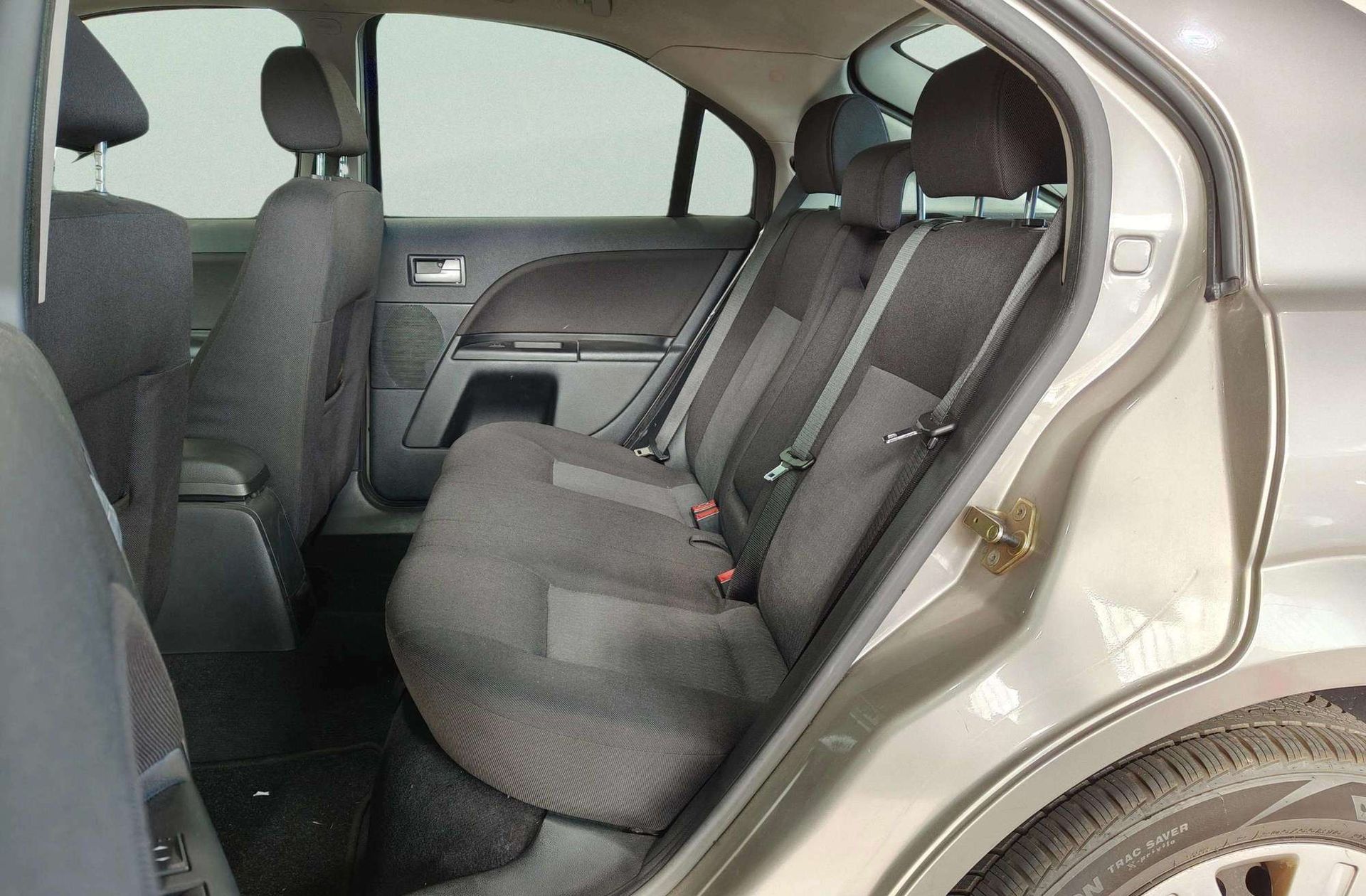 Ford Mondeo 2.0 TDCi Trend - foto 9
