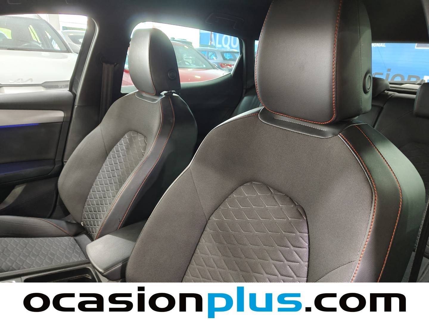 Extras y acabados del Seat León Seat León 1.0 eTSI S&S FR 25 Aniversario DSG (110 CV)