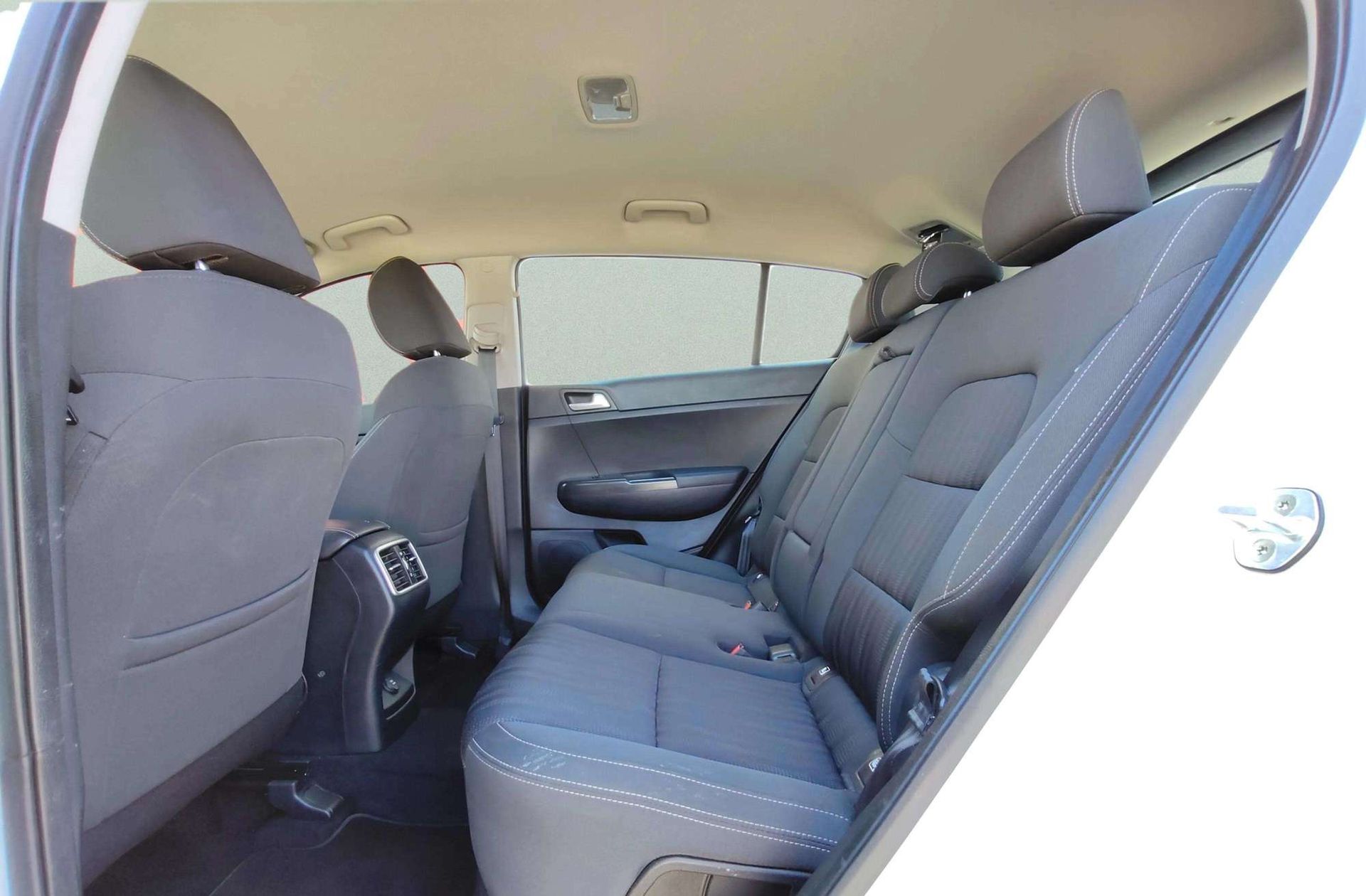 Kia Sportage 1.7 CRDi VGT Eco-Dynamics Concept 4x2 - foto 9