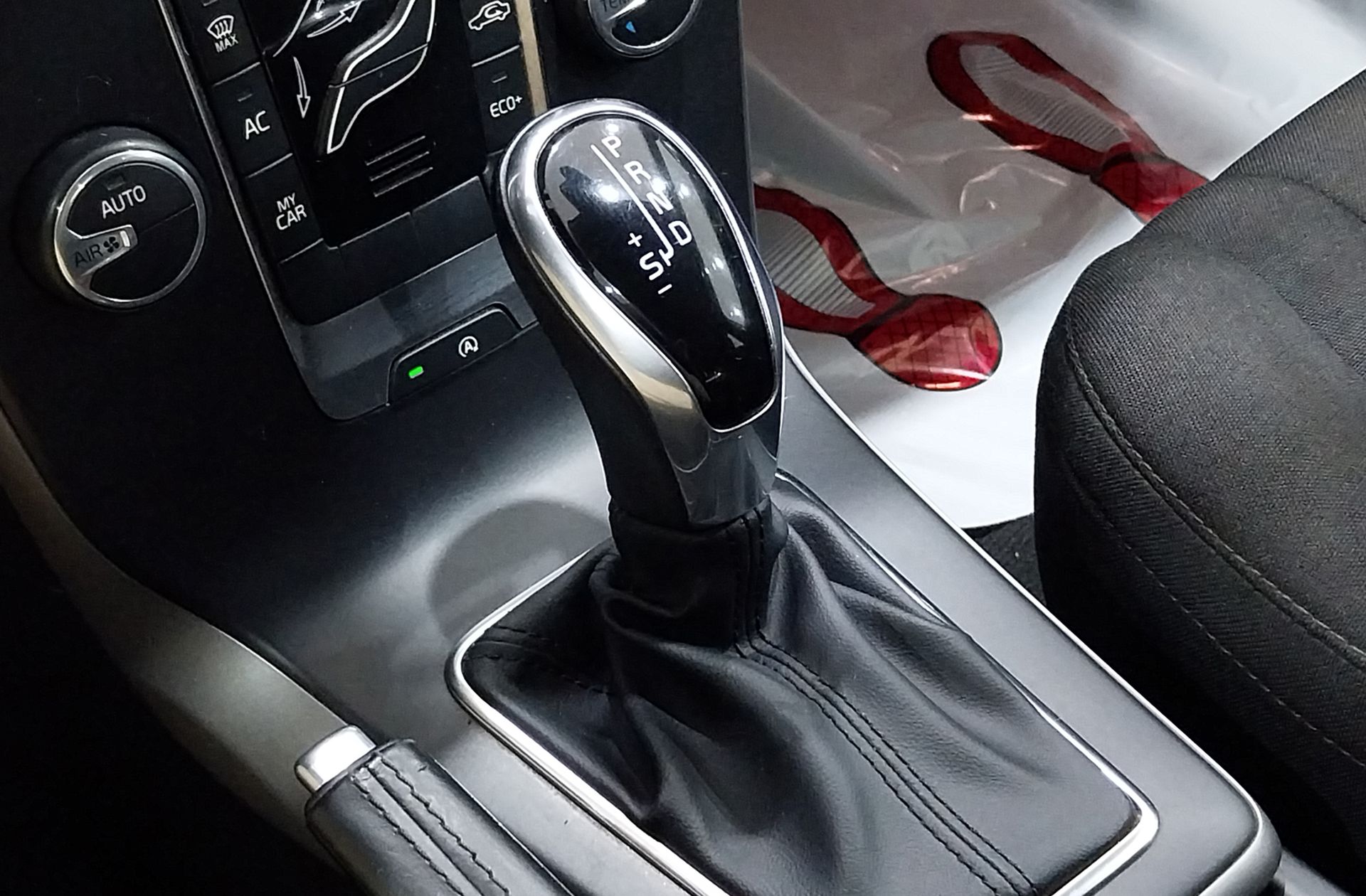 Volvo V40 D2 Kinetic - foto 5
