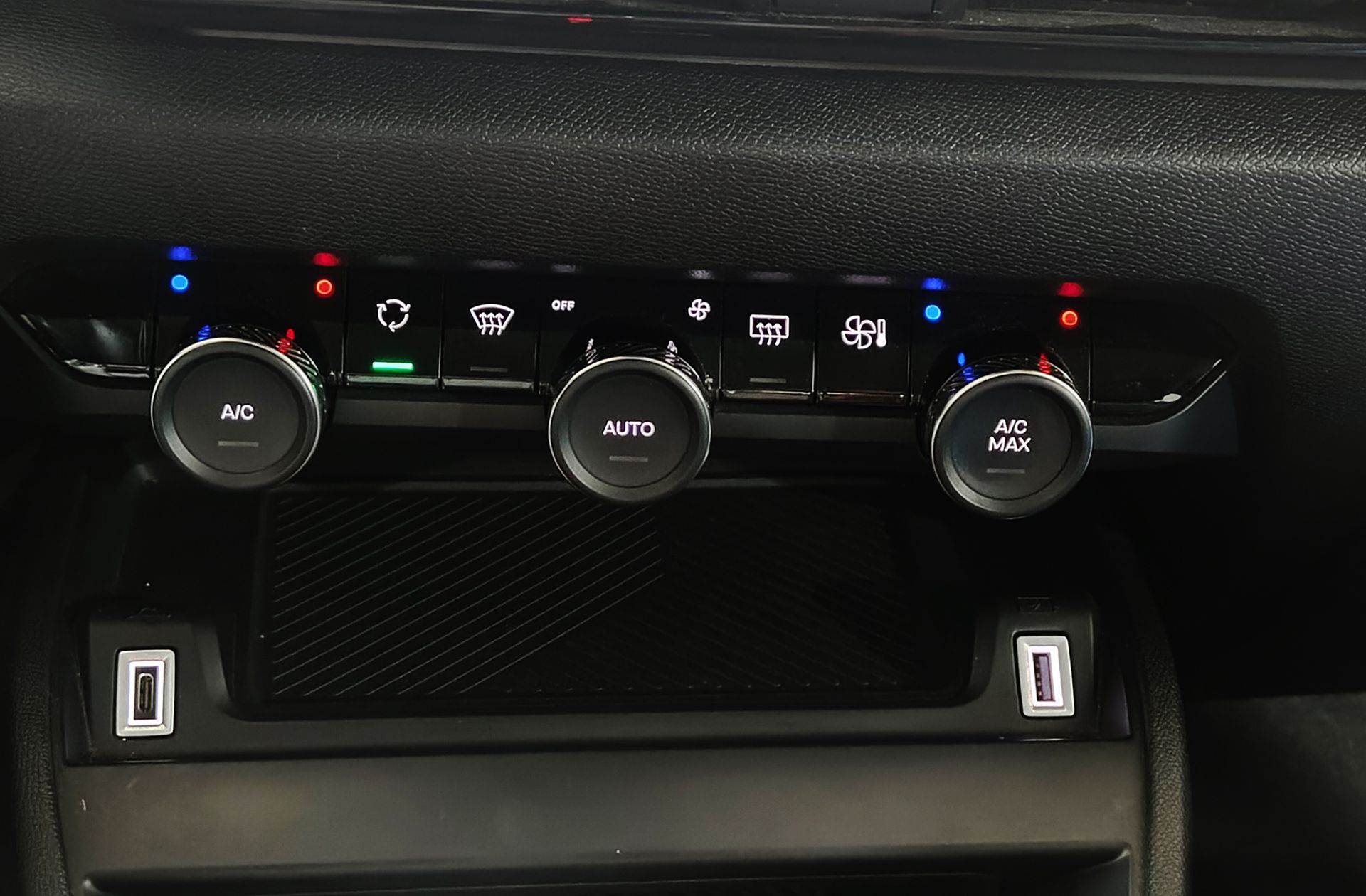 Citroën C4 PureTech 130 Plus EAT8 - foto 31