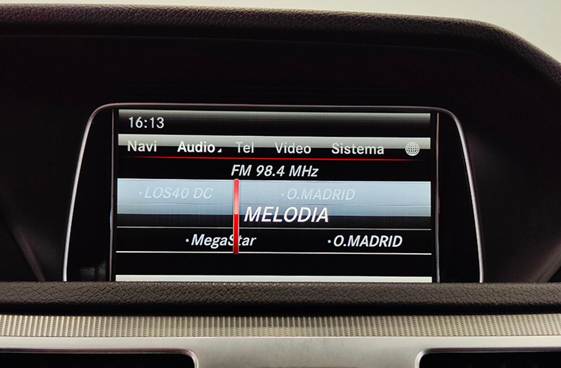 Mercedes-Benz Clase E E 300 BlueTEC Hybrid Avantgarde - foto 39
