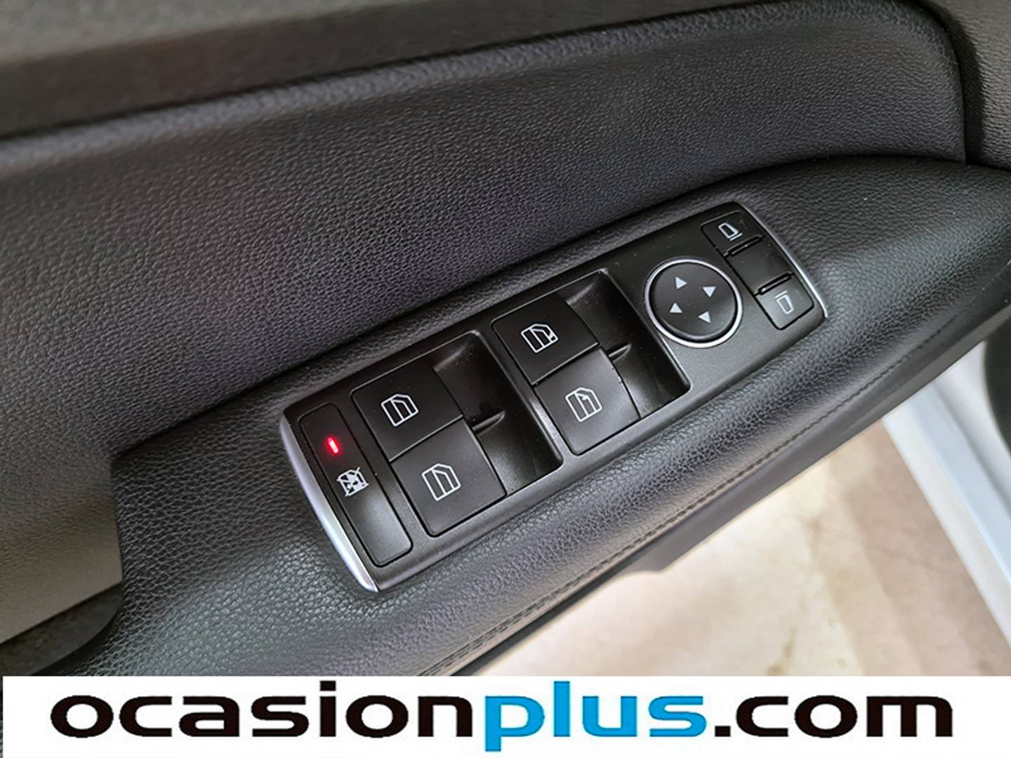 Foto Mercedes Clase E Mercedes-Benz Clase E E 220 CDI Coupe Blue Efficiency Avantgarde (163 CV)