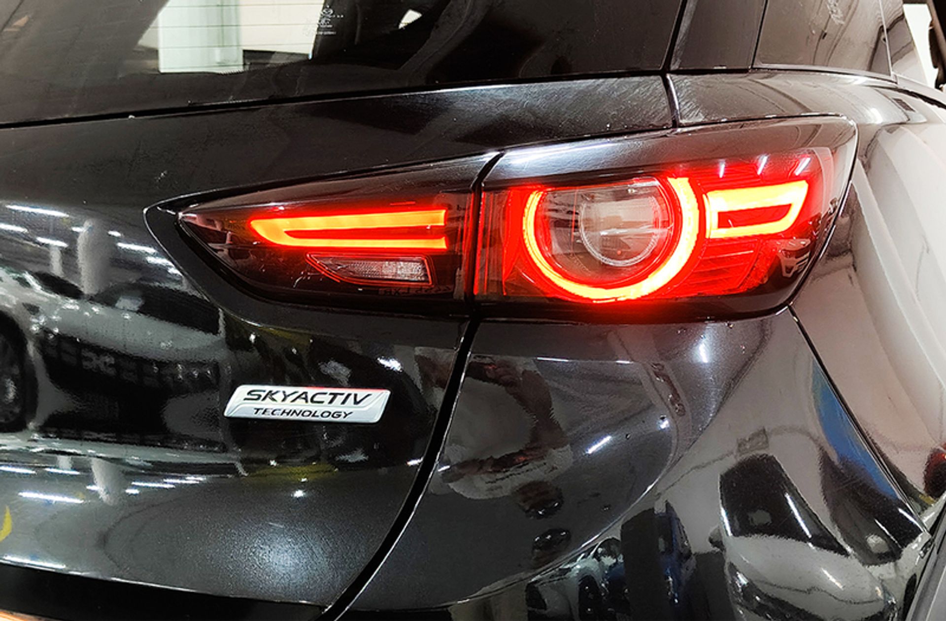 Mazda CX-3 1.8 D Zenith 2WD - foto 17