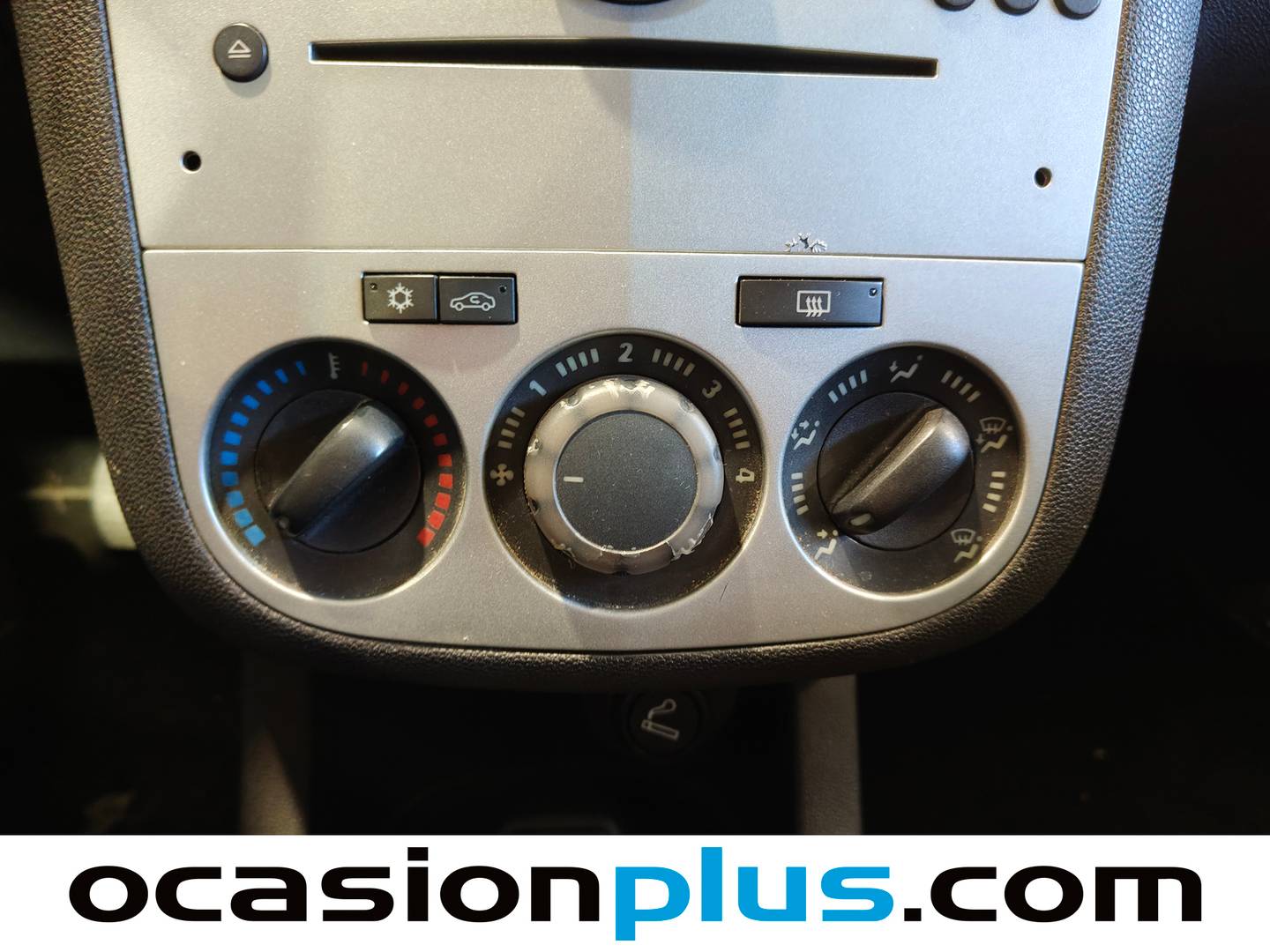 Extras del Opel Corsa Opel Corsa 1.3 ecoFlex Expression (75 CV)