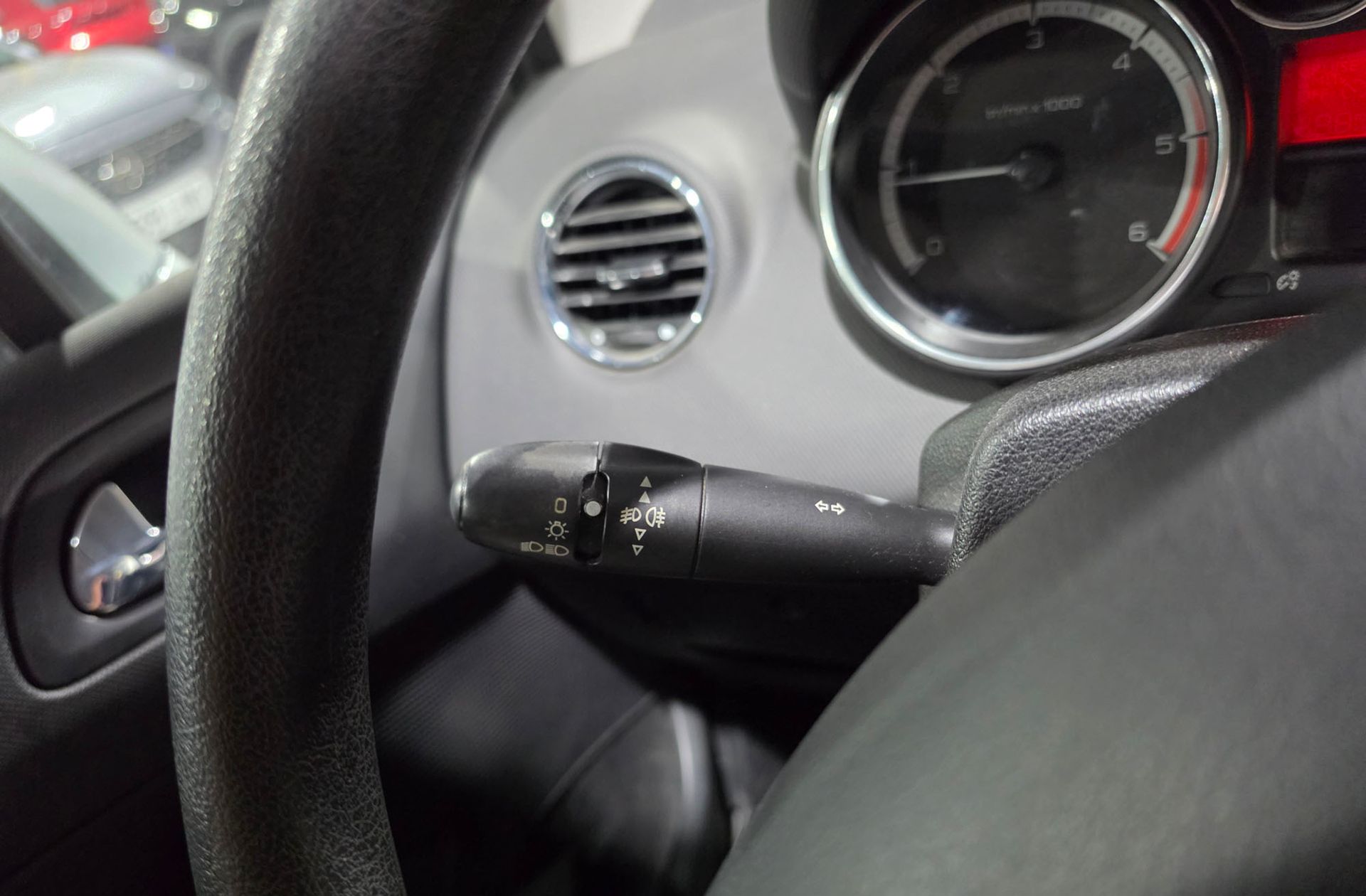 Peugeot 308 1.6 HDi Envy - foto 24