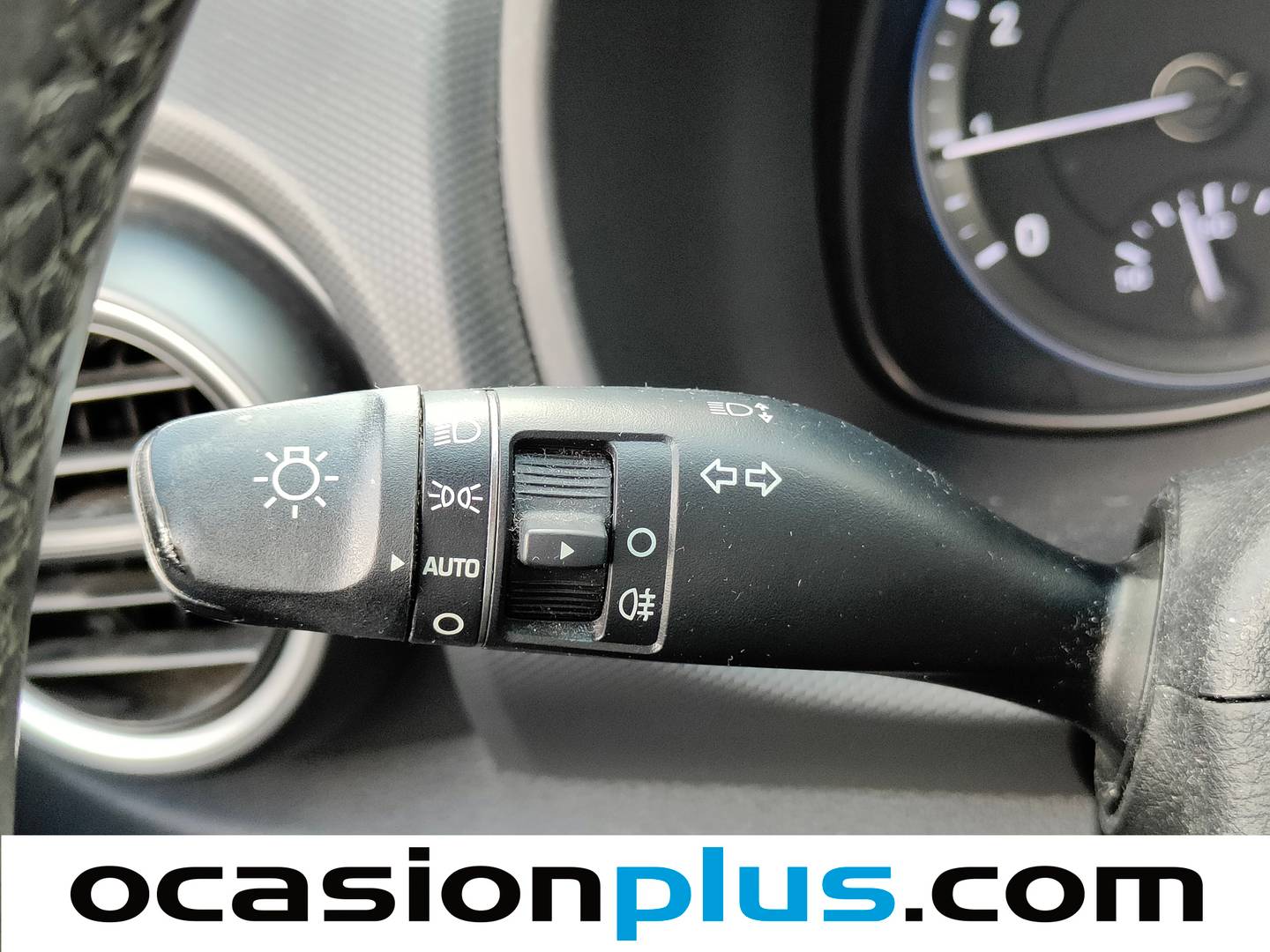 Extras y acabados del Hyundai Kona Hyundai Kona 1.0 TGDi Essence 4x2 (120 CV)
