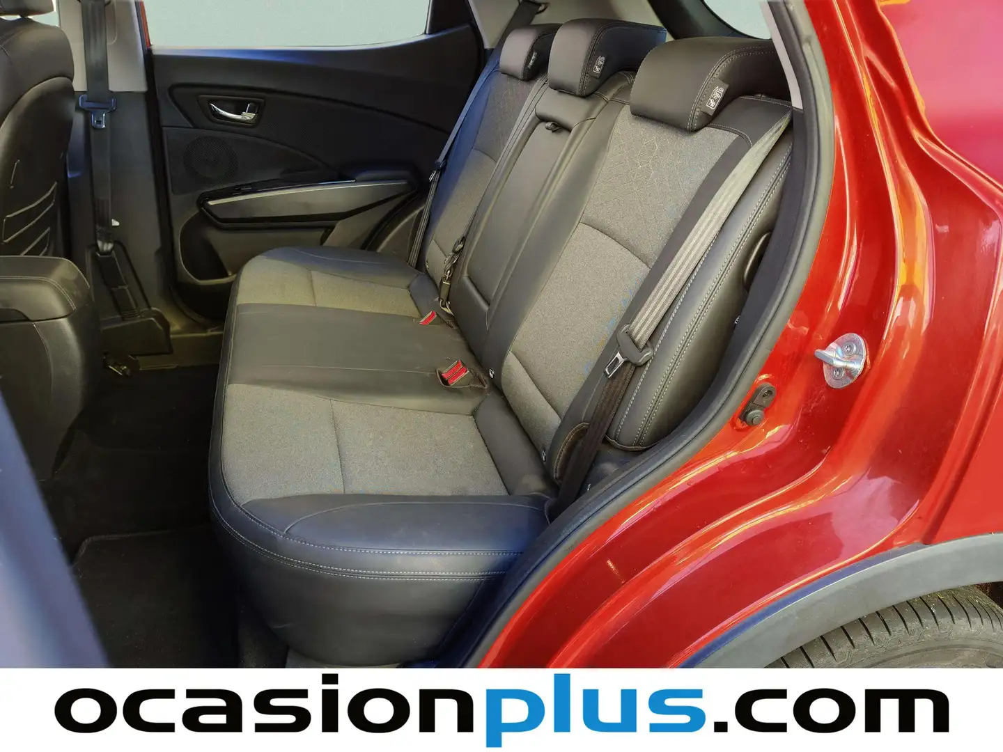 Foto SsangYong Tivoli Ssangyong Tivoli Ssangyong Tivoli G15T Limited Auto (163 CV)