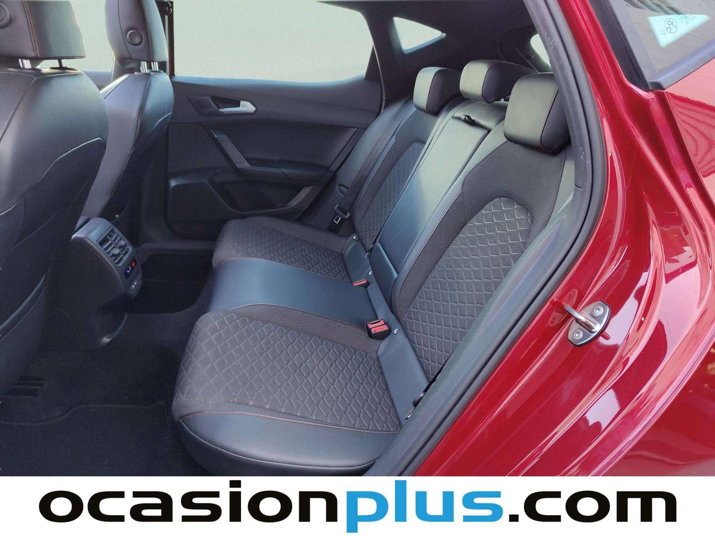 Foto asientos traseros Seat León SEAT León 1.5 eTSI S&S FR Go L DSG (150 CV)