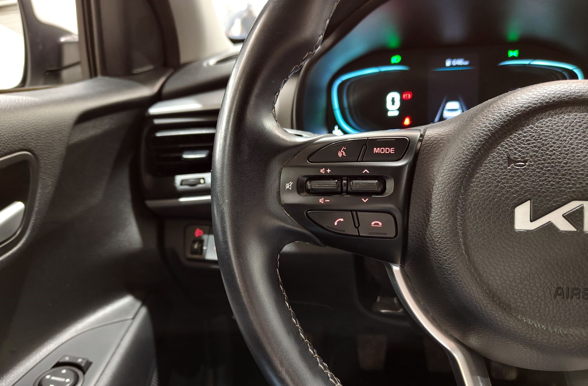 Kia Stonic 1.0 T-GDi MHEV Concept - foto 26