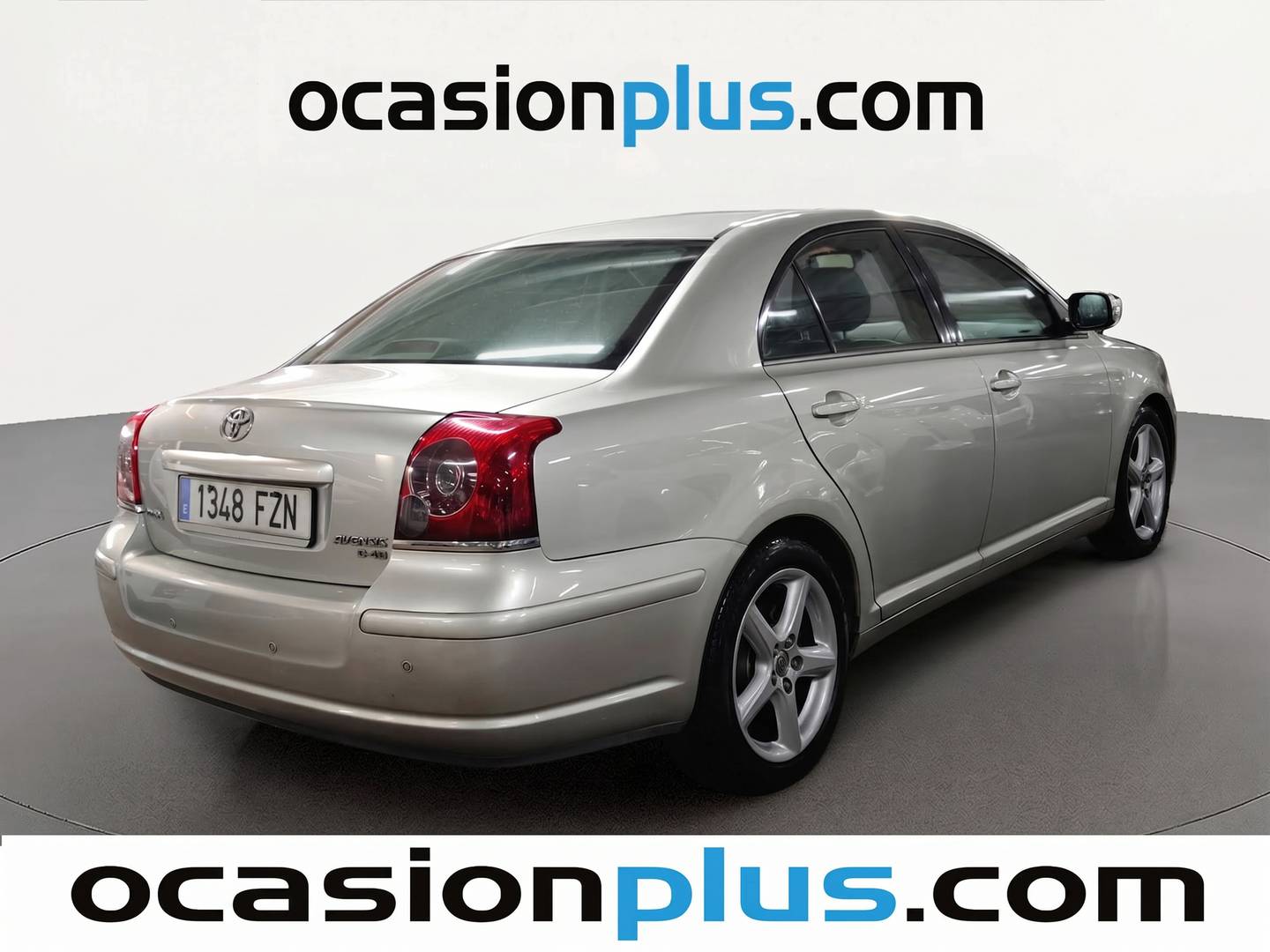 Foto trasera Toyota Avensis Toyota Avensis 2.2 D-4D Executive (150 CV) derecha