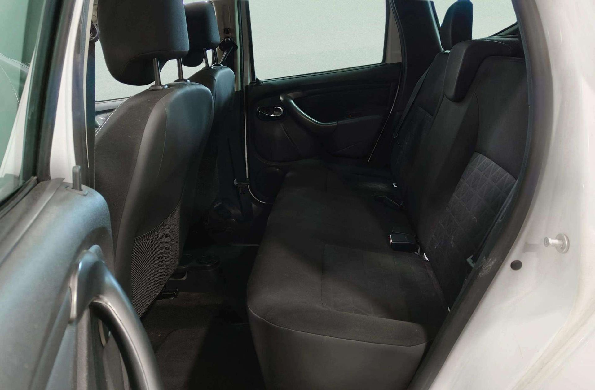 Dacia Duster Laureate dCi - foto 9