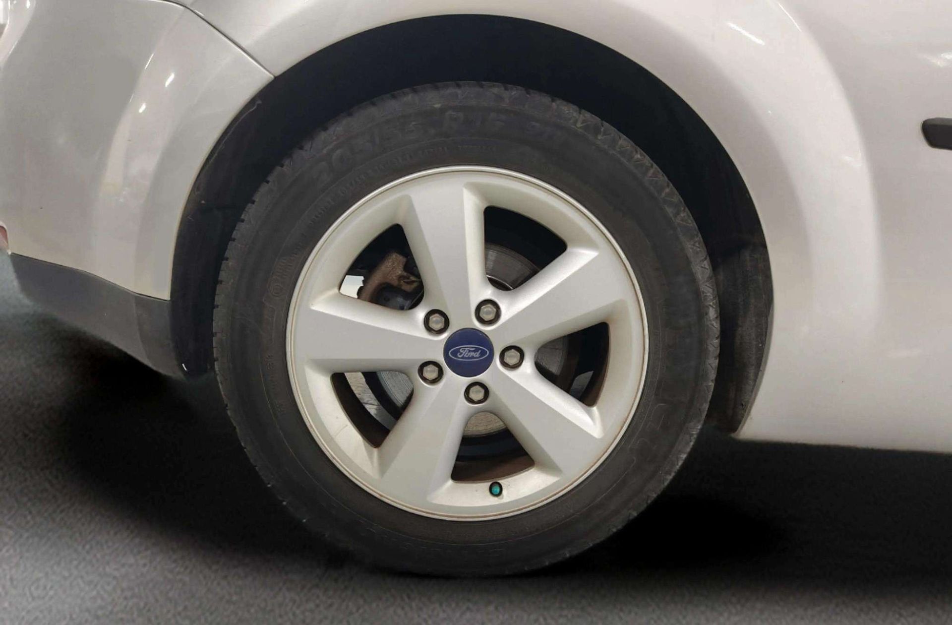 Ford Focus 1.6 Sport - foto 31