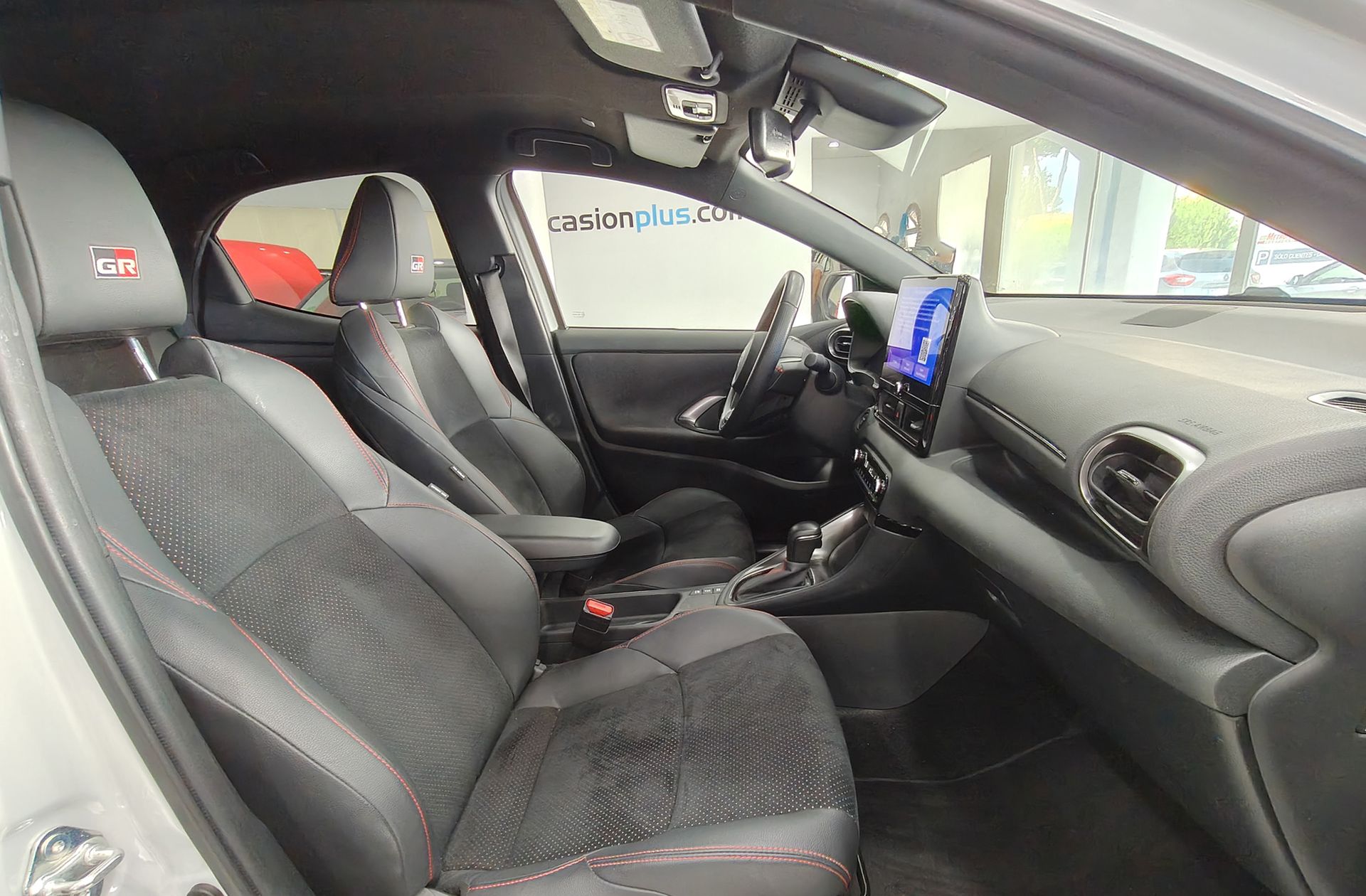 Toyota Yaris 1.5 130H GR Sport - foto 18