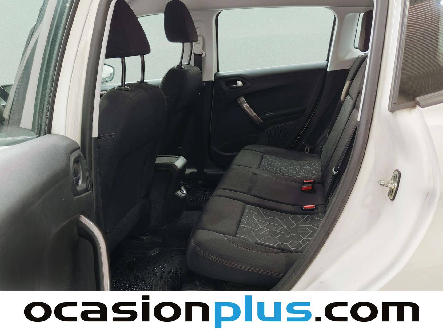 Foto asientos traseros Peugeot 2008 Peugeot 2008 VTI 82 Active (82 CV)