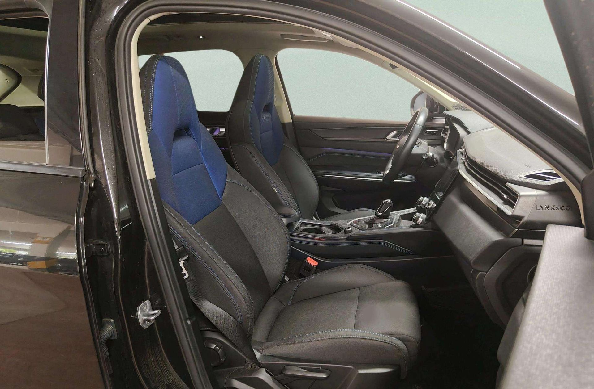 Lynk & Co 01 1.5 PHEV - foto 29