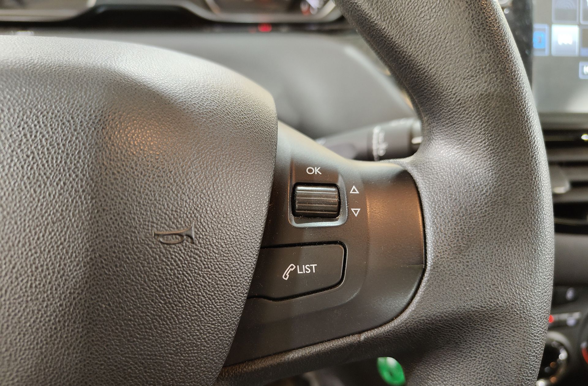 Peugeot 208 1.2 PureTech Active - foto 31